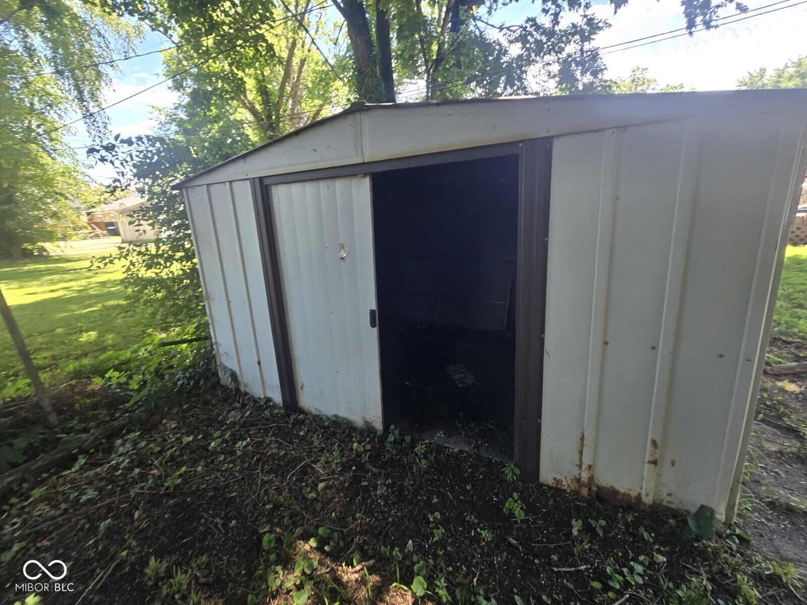 3rd image of 408 Barnett St, Vincennes, IN 47591 | MLS# 22114829