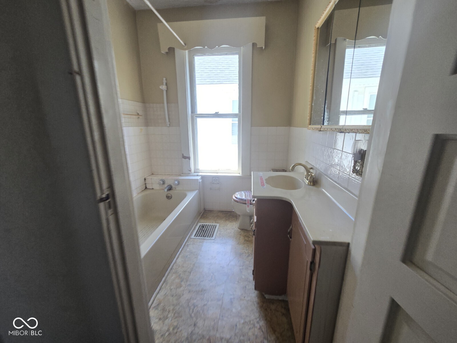 22nd image of 408 Barnett St, Vincennes, IN 47591 | MLS# 22114829