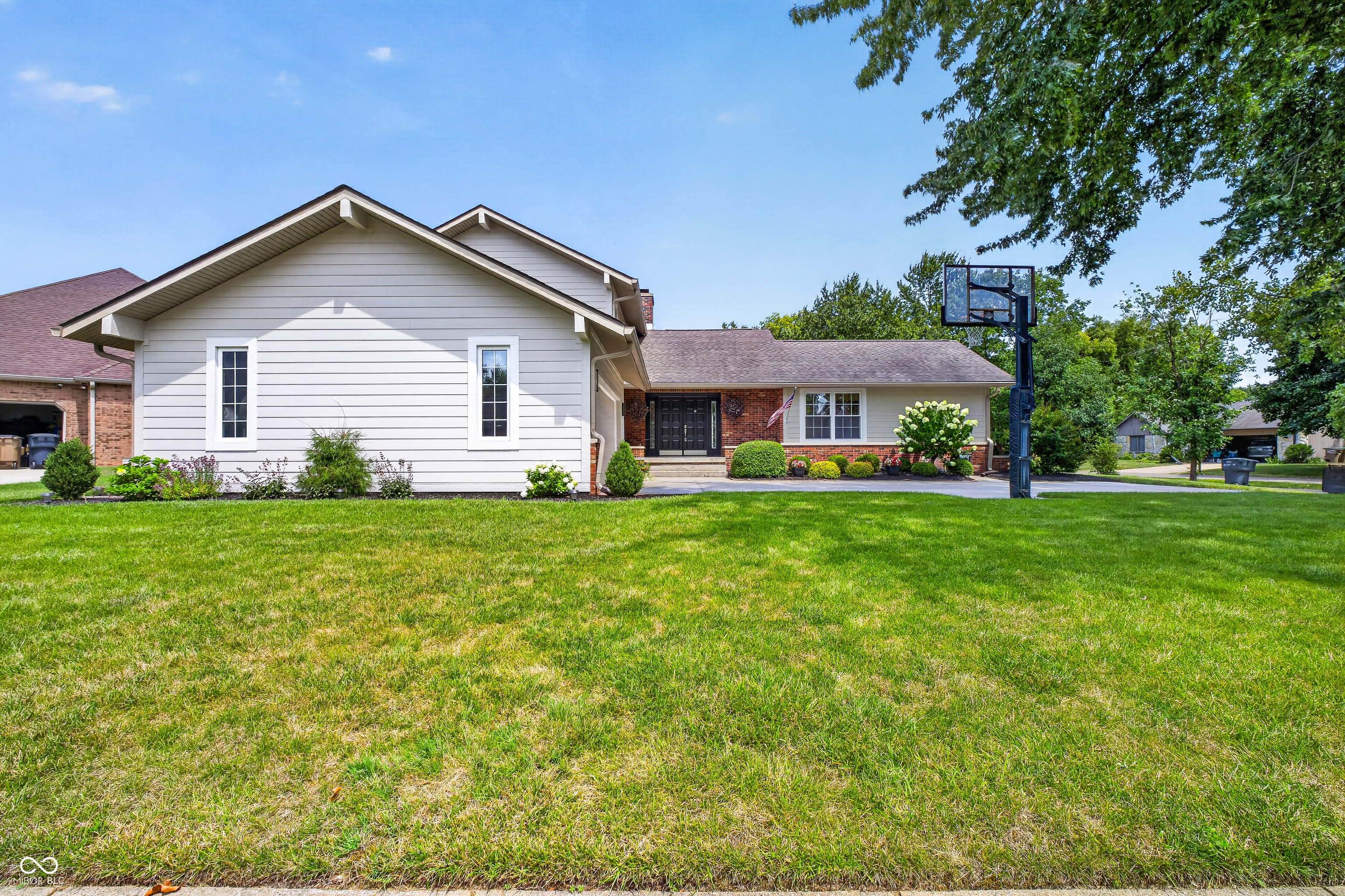 2nd image of 3721 Oriole Dr, Columbus, IN 47203 | MLS# 22114912