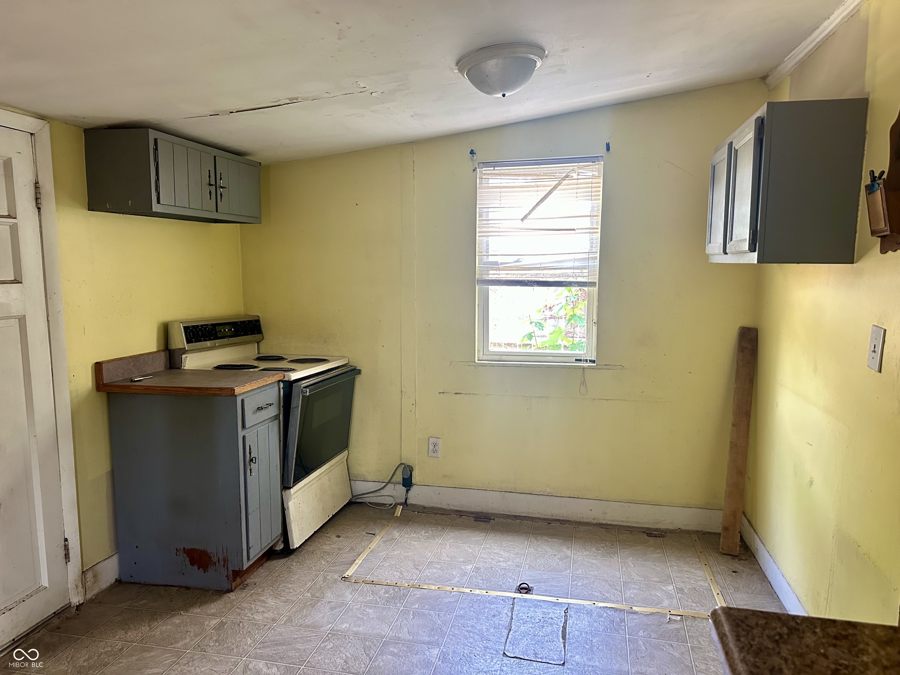 4th image of 1448 Chestnut St, Columbus, IN 47201 | MLS# 22114915