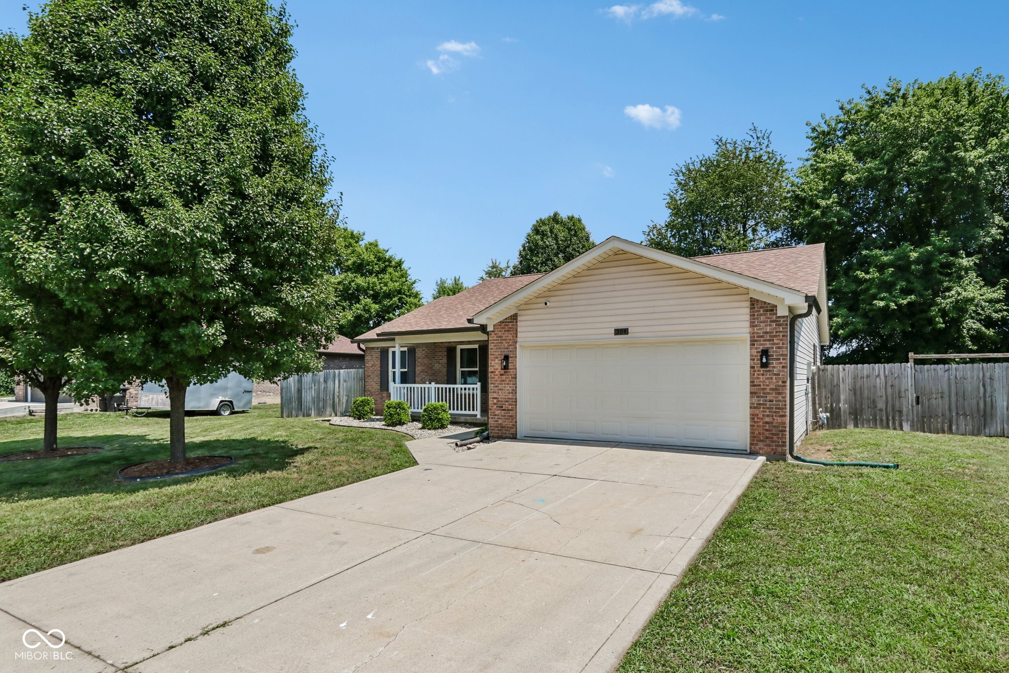 3rd image of 304 Foxridge Ct, Shelbyville, IN 46176 | MLS# 22115025