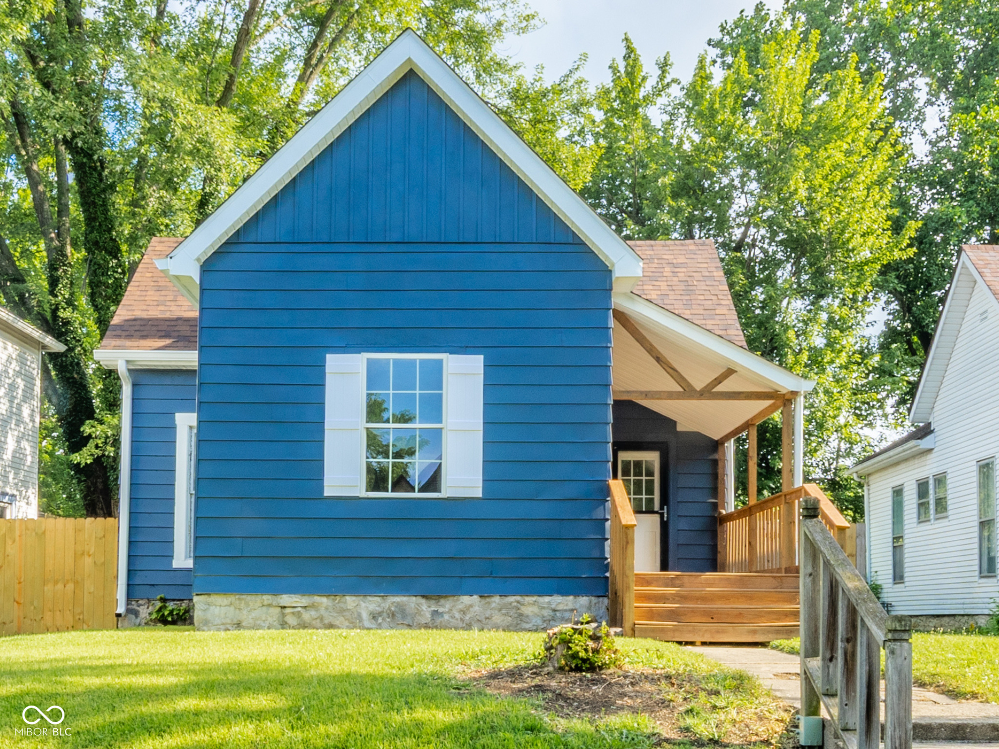 1st image of 814 W 5th St, Anderson, IN 46016 | MLS# 22115188