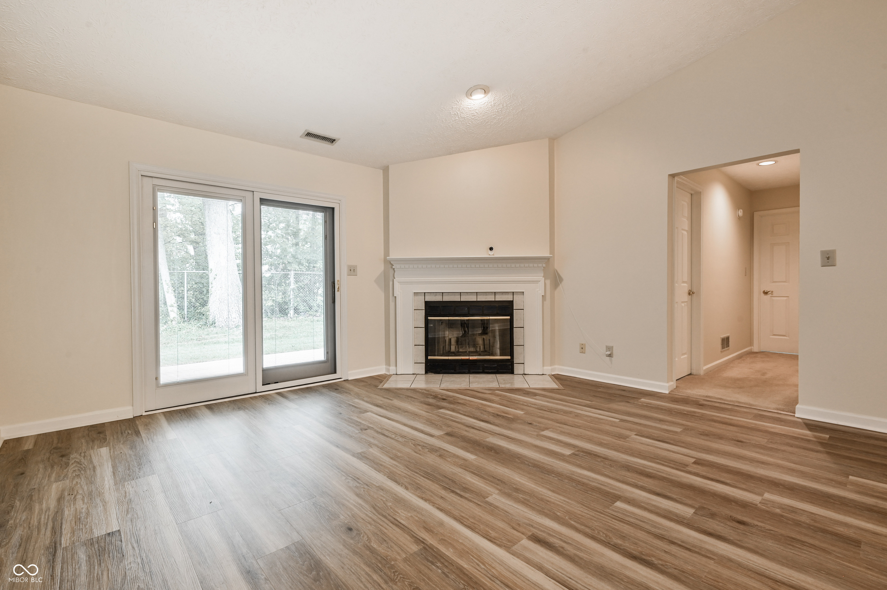3rd image of 9554 Cadbury Cir, Indianapolis, IN 46260 | MLS# 22115195