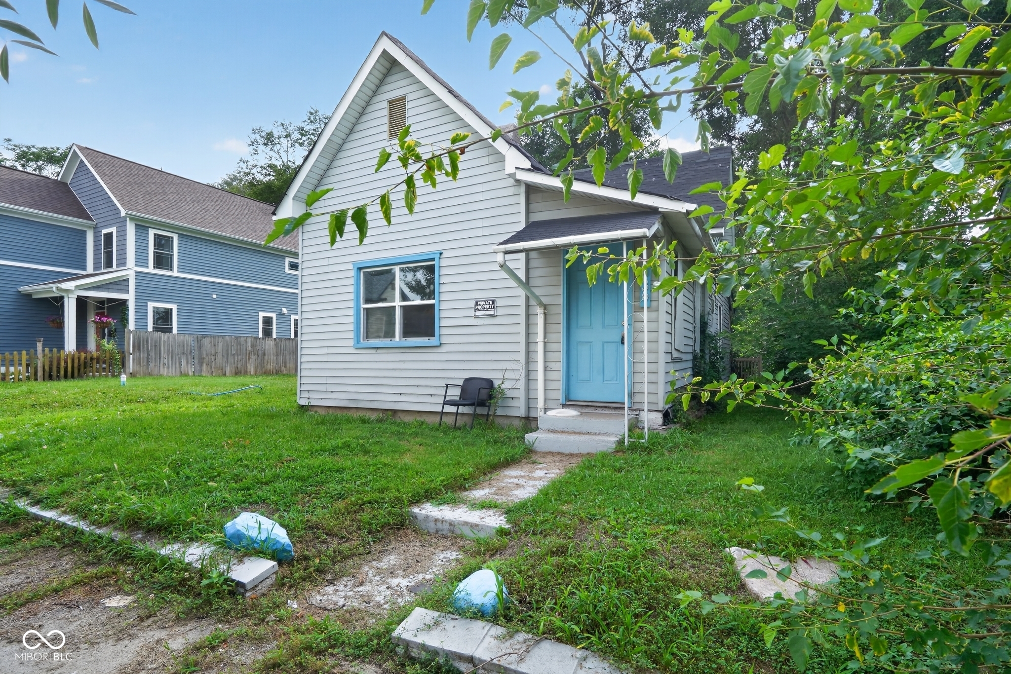 2nd image of 639 Warren Ave, Indianapolis, IN 46221 | MLS# 22115255