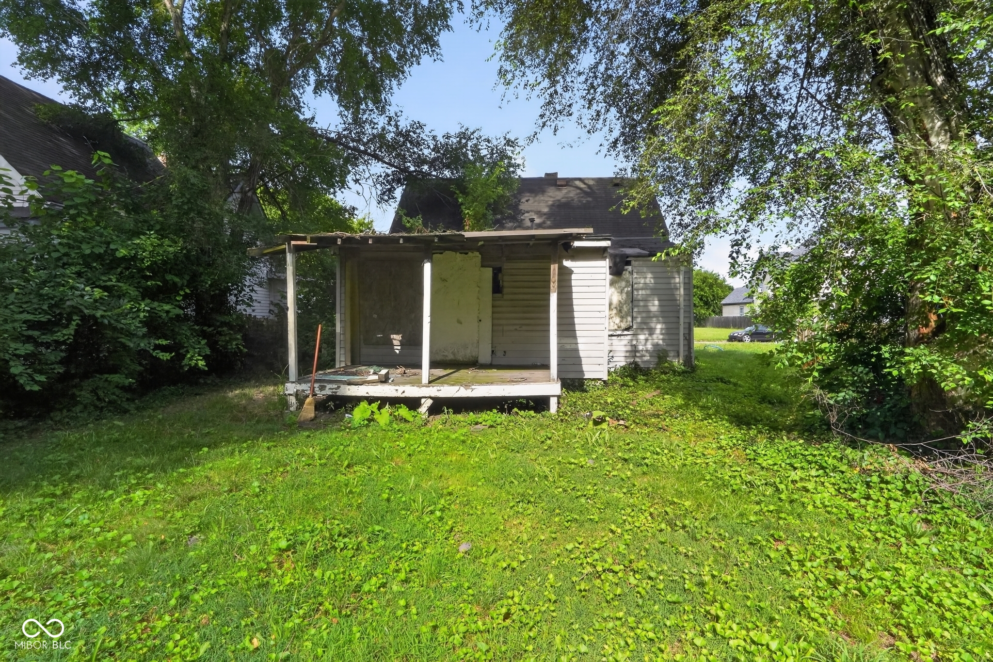 3rd image of 639 Warren Ave, Indianapolis, IN 46221 | MLS# 22115255