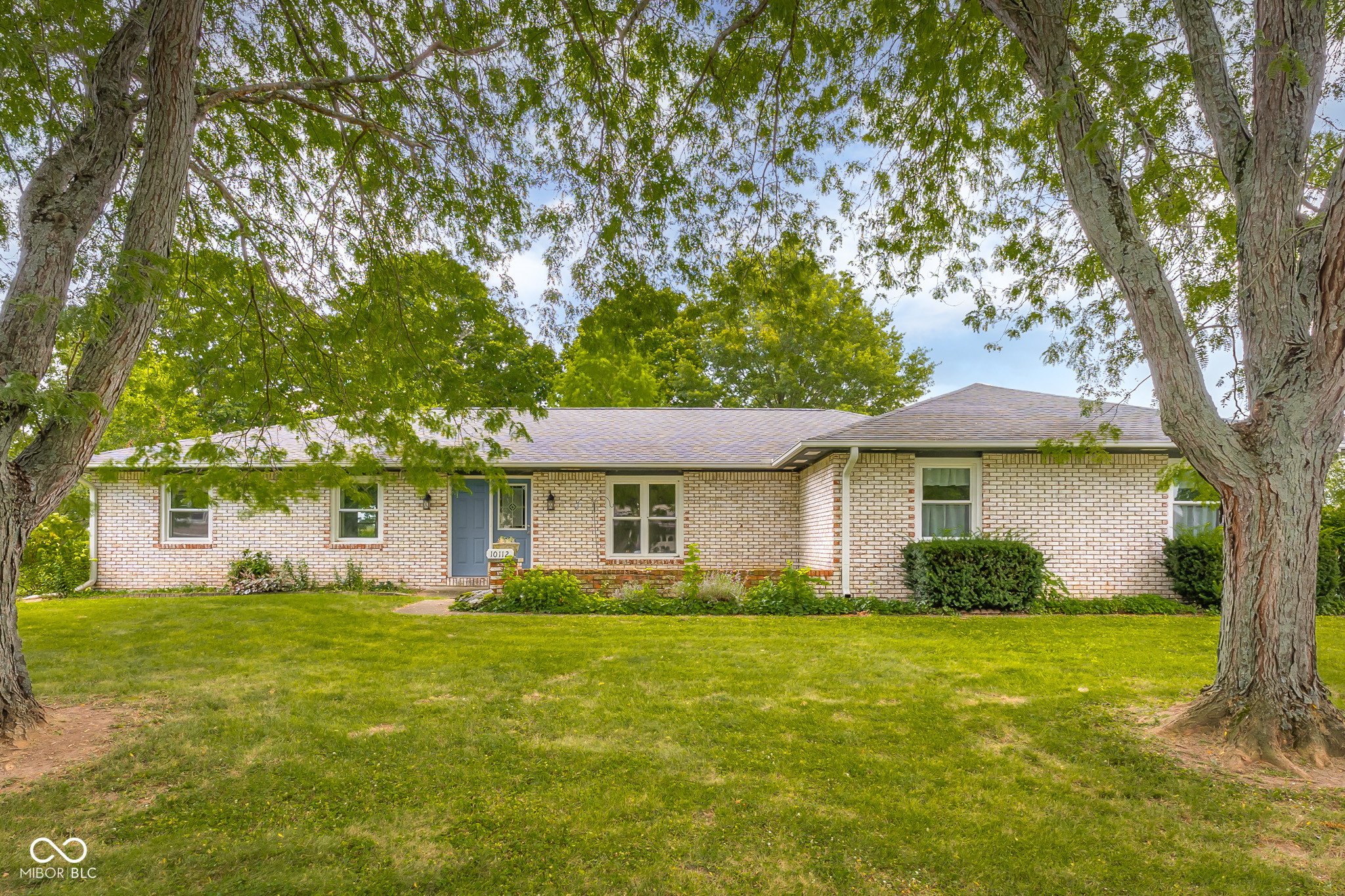 1st image of 10112 N Hickory Ln, Columbus, IN 47203 | MLS# 22115340