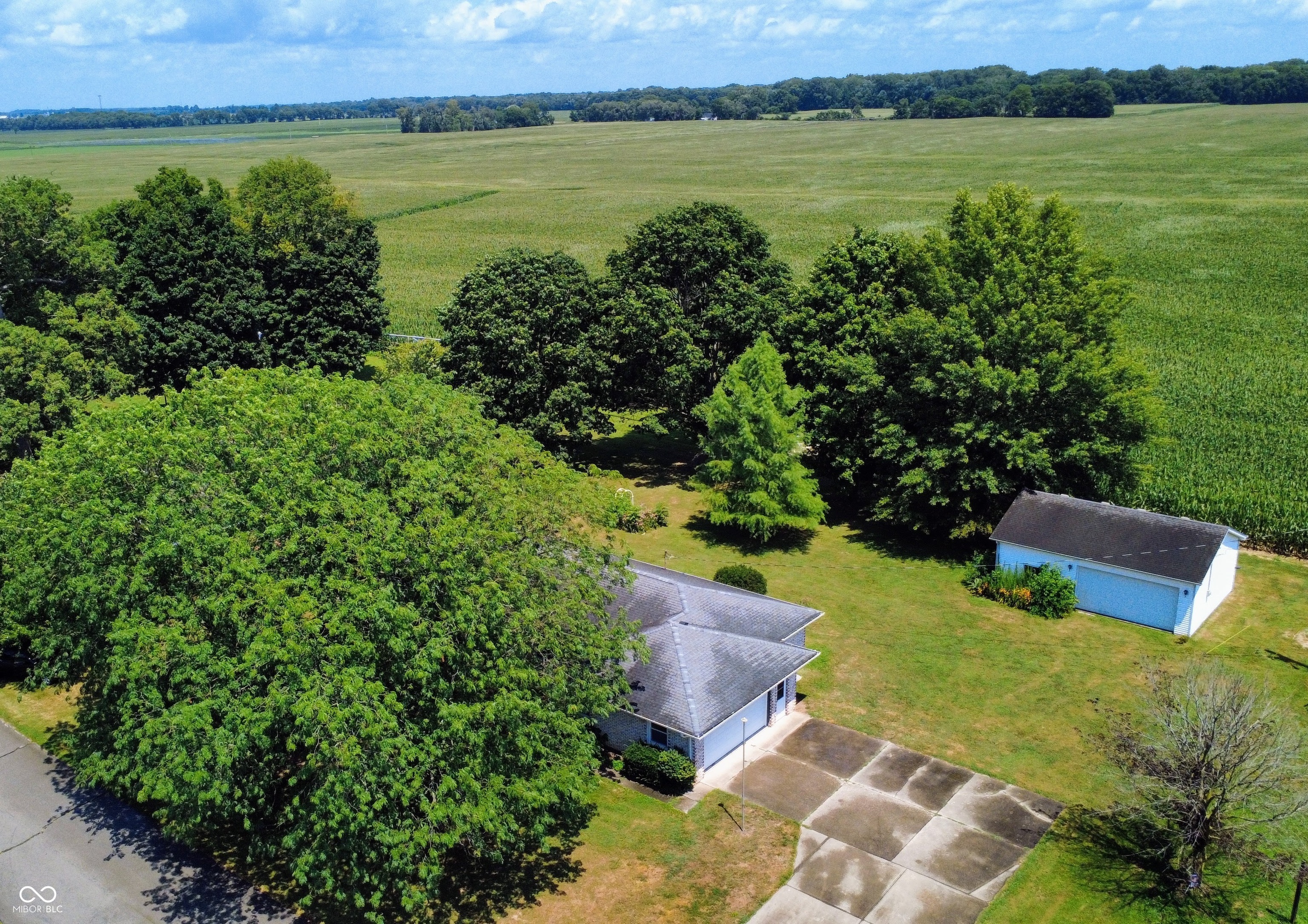3rd image of 10112 N Hickory Ln, Columbus, IN 47203 | MLS# 22115340