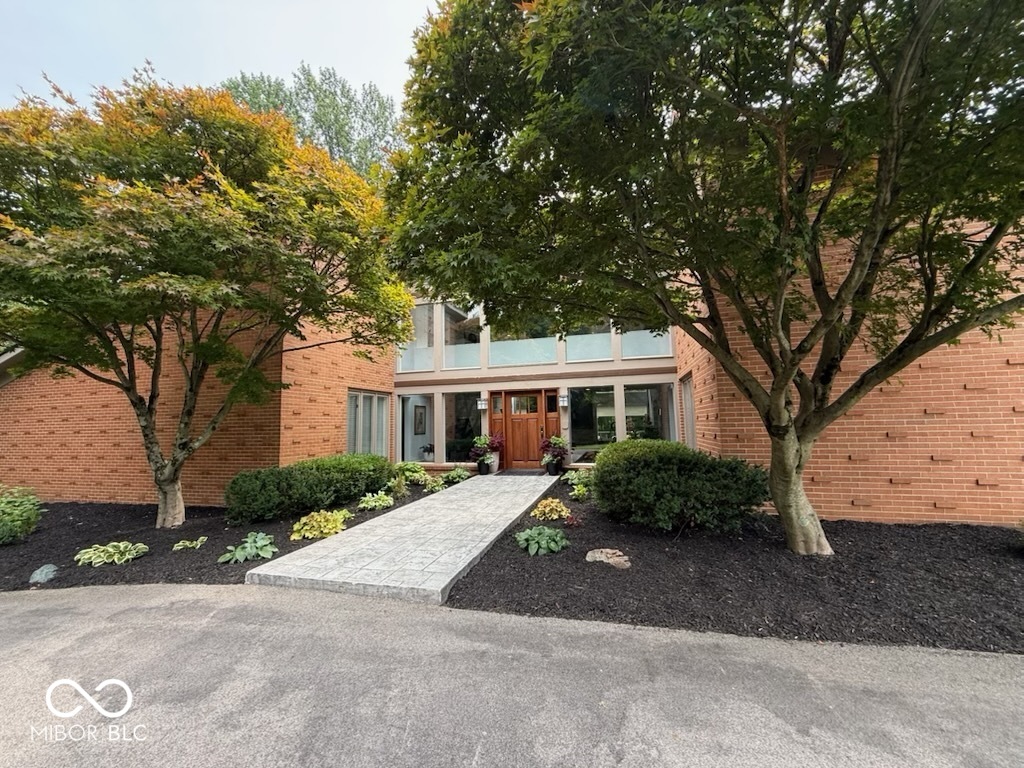 2nd image of 9009 Shetland Ct, Indianapolis, IN 46278 | MLS# 22115401