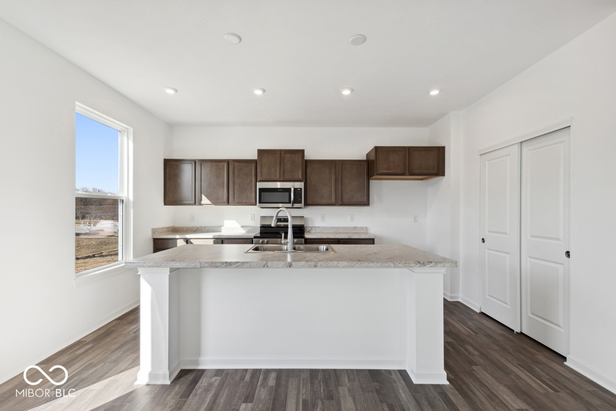 2nd image of 2039 Black Oak Dr, Shelbyville, IN 46176 | MLS# 22115404