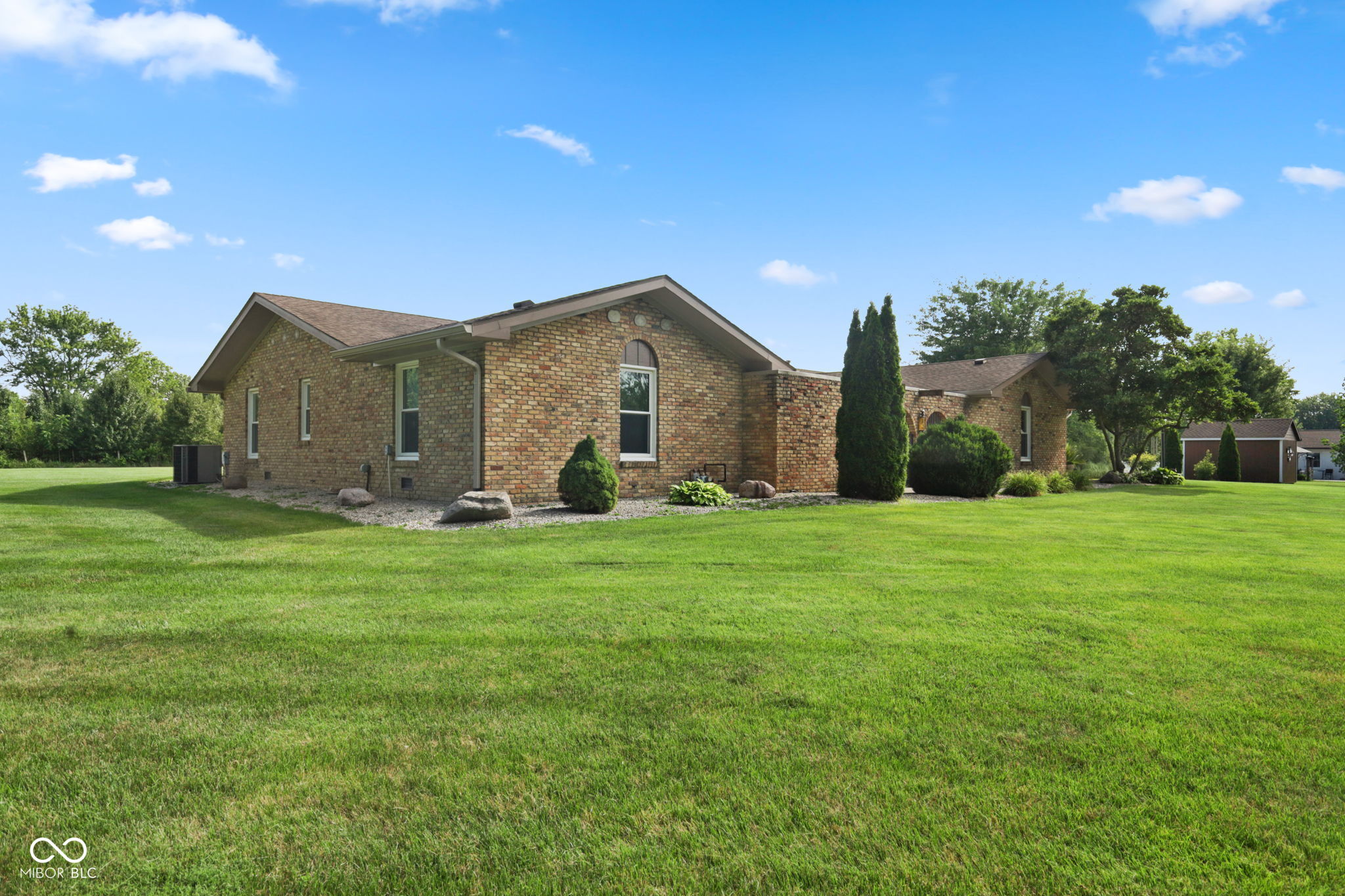3rd image of 3885 Honey Creek Ct, Greenwood, IN 46143 | MLS# 22115446