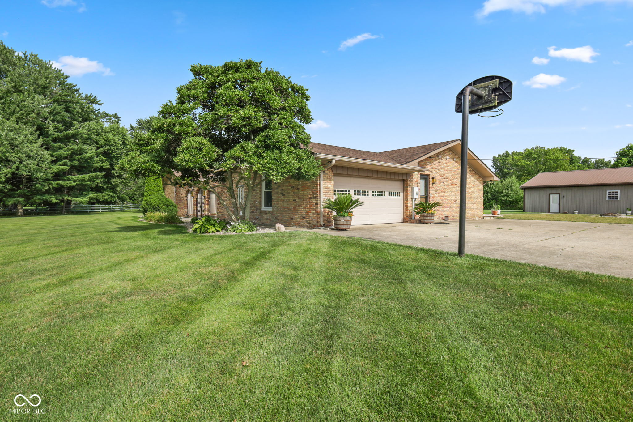 4th image of 3885 Honey Creek Ct, Greenwood, IN 46143 | MLS# 22115446