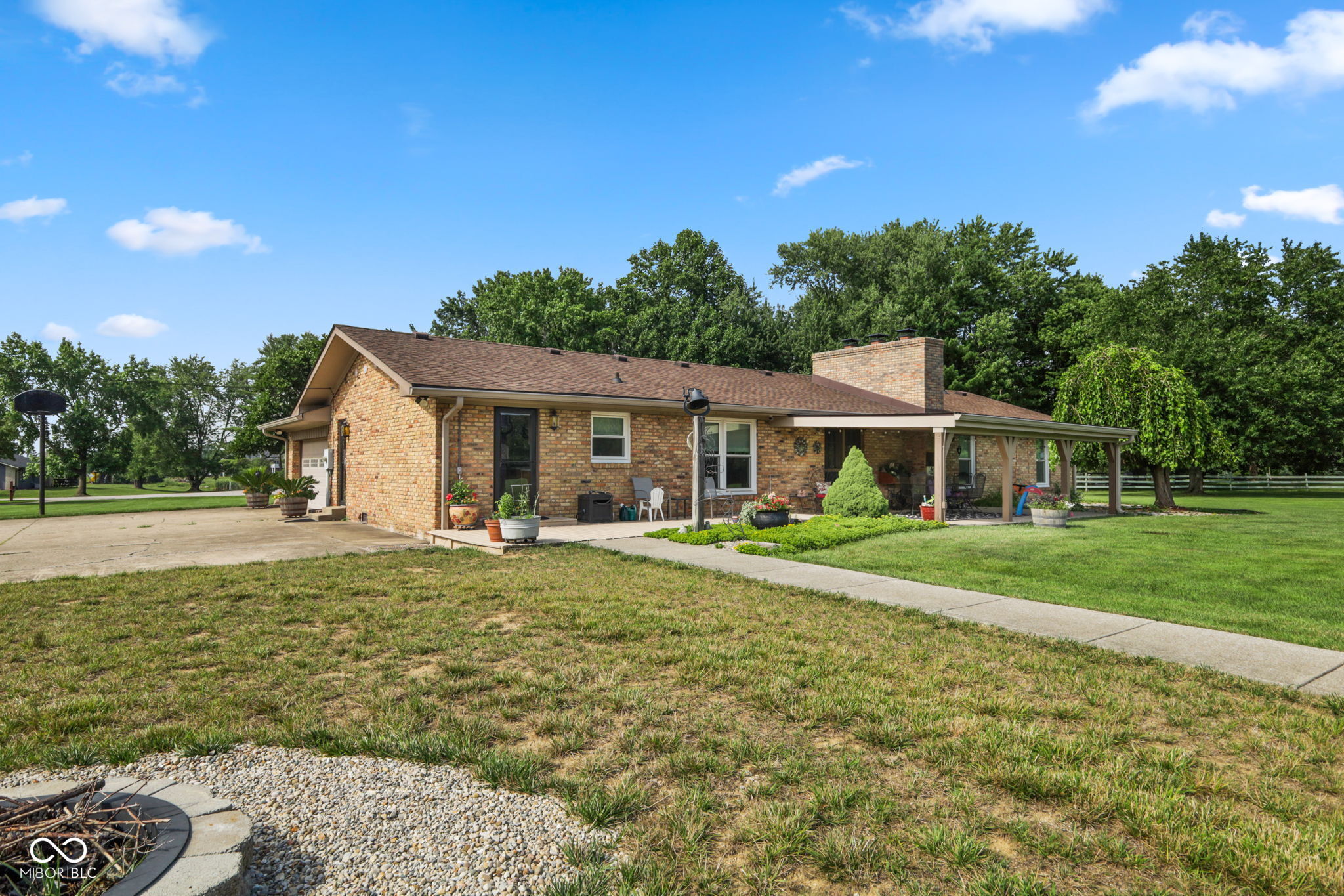 5th image of 3885 Honey Creek Ct, Greenwood, IN 46143 | MLS# 22115446