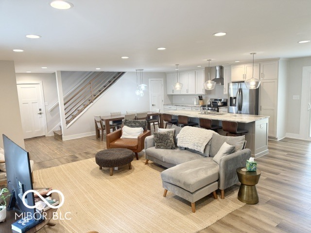2nd image of 1 Elm Tree Ct, Greenwood, IN 46142 | MLS# 22115640