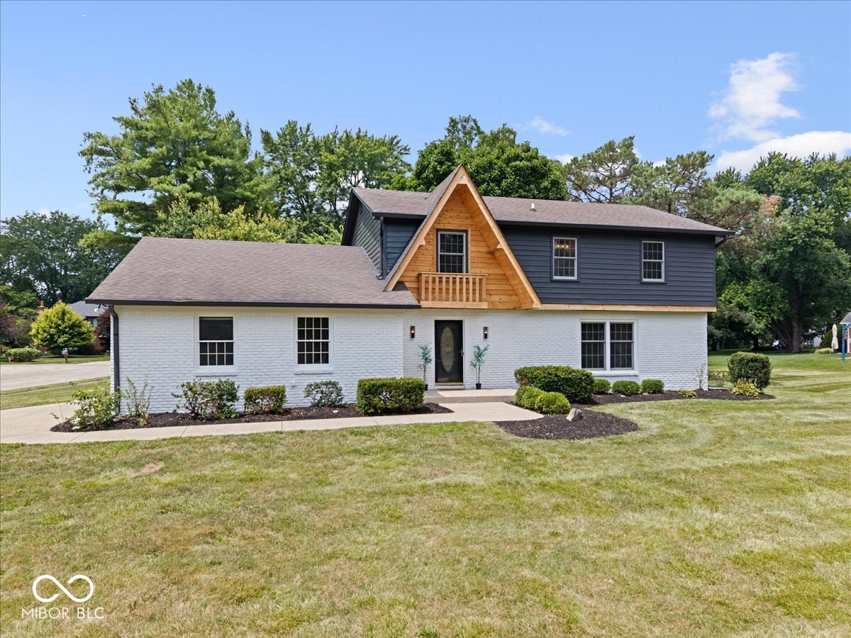 2nd image of 10806 E Lakeshore Dr, Carmel, IN 46033 | MLS# 22115759