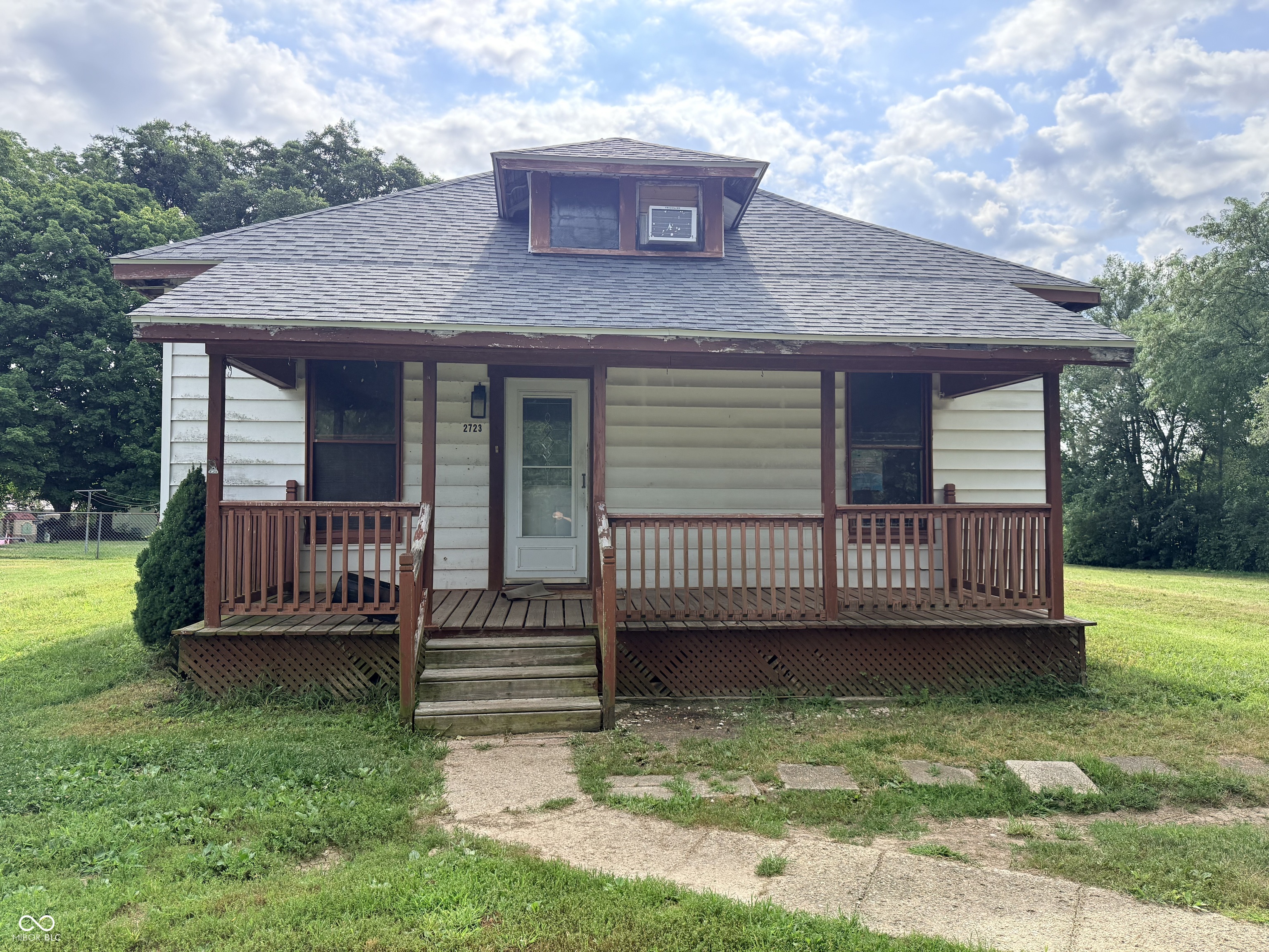 1st image of 2723 Bowery St, Columbus, IN 47203 | MLS# 22115807