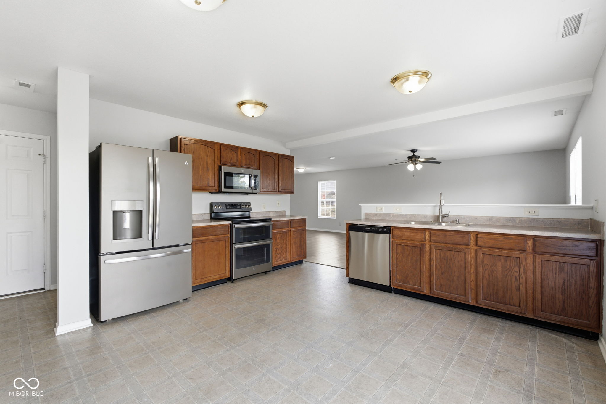 4th image of 1655 Carriage Cir, Shelbyville, IN 46176 | MLS# 22115856