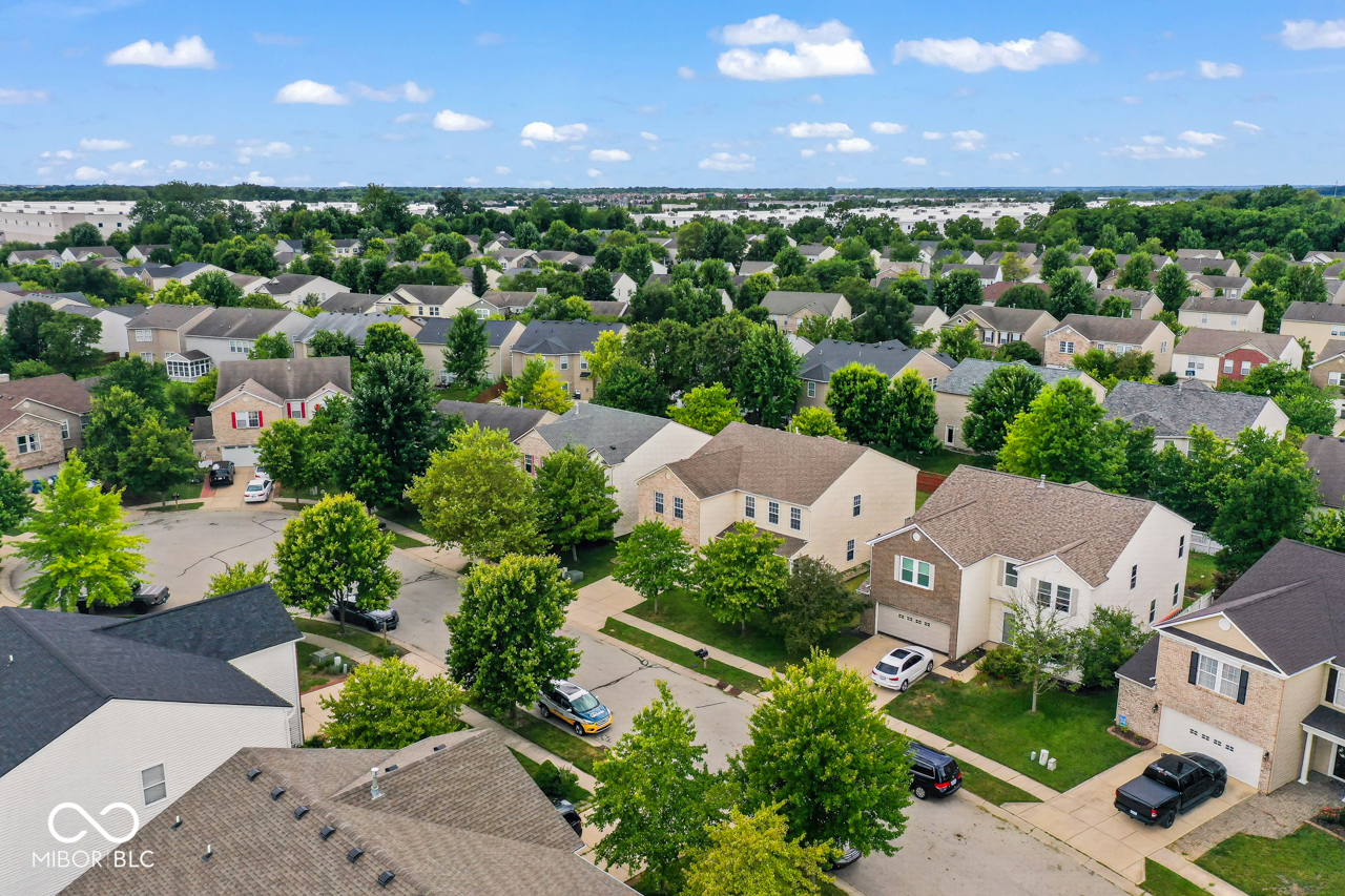 4th image of 15287 Reflection Ct, Noblesville, IN 46060 | MLS# 22115899