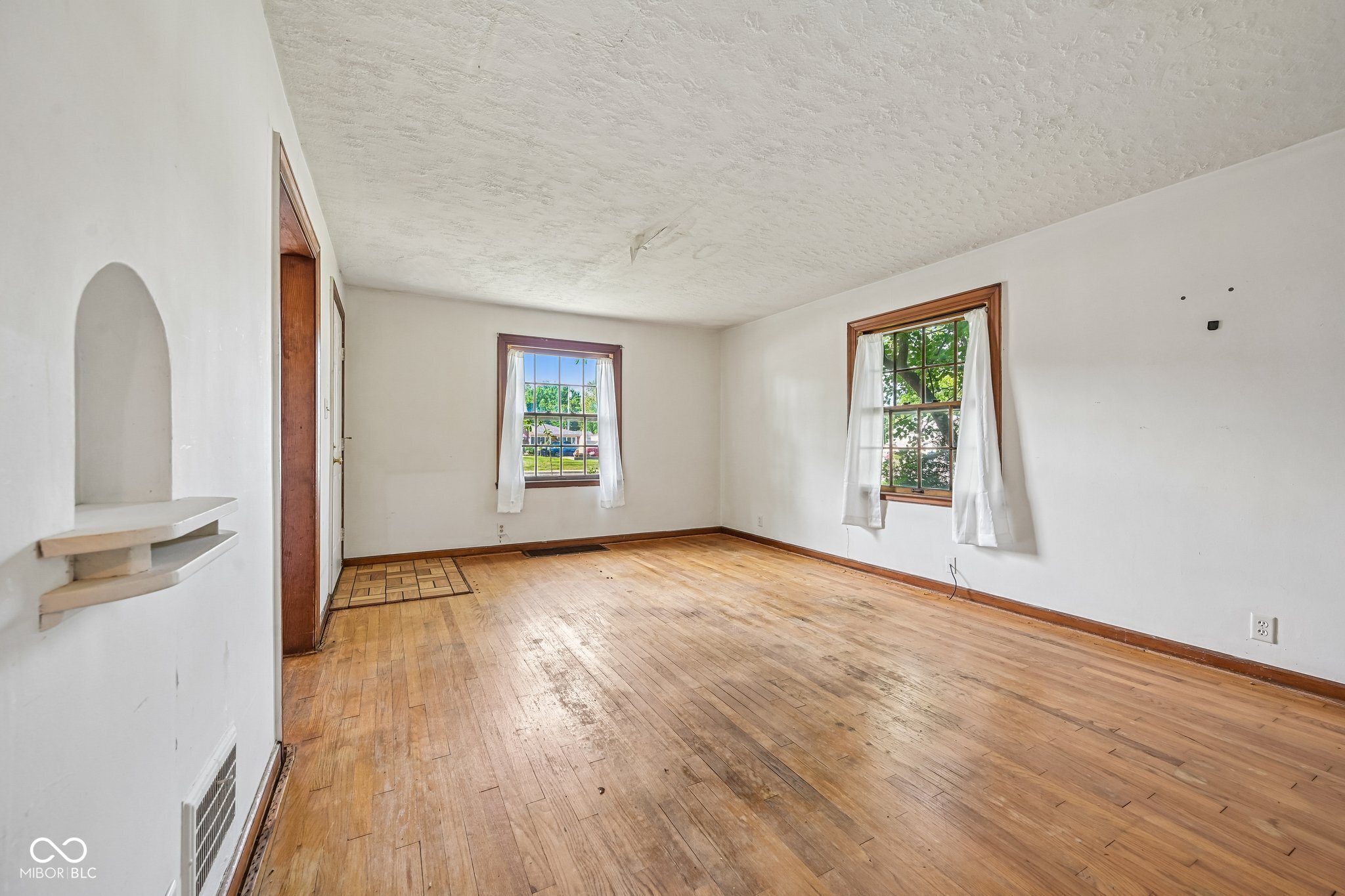 2nd image of 308 E 38th St, Anderson, IN 46013 | MLS# 22116010