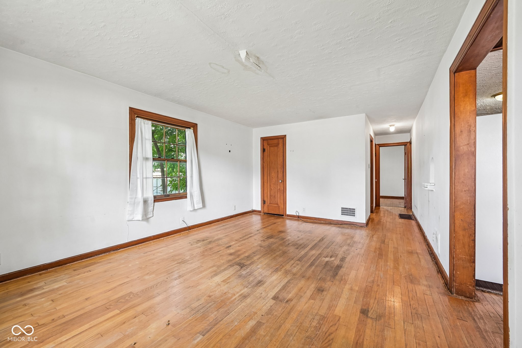 3rd image of 308 E 38Th St, Anderson, IN 46013 | MLS# 22116010