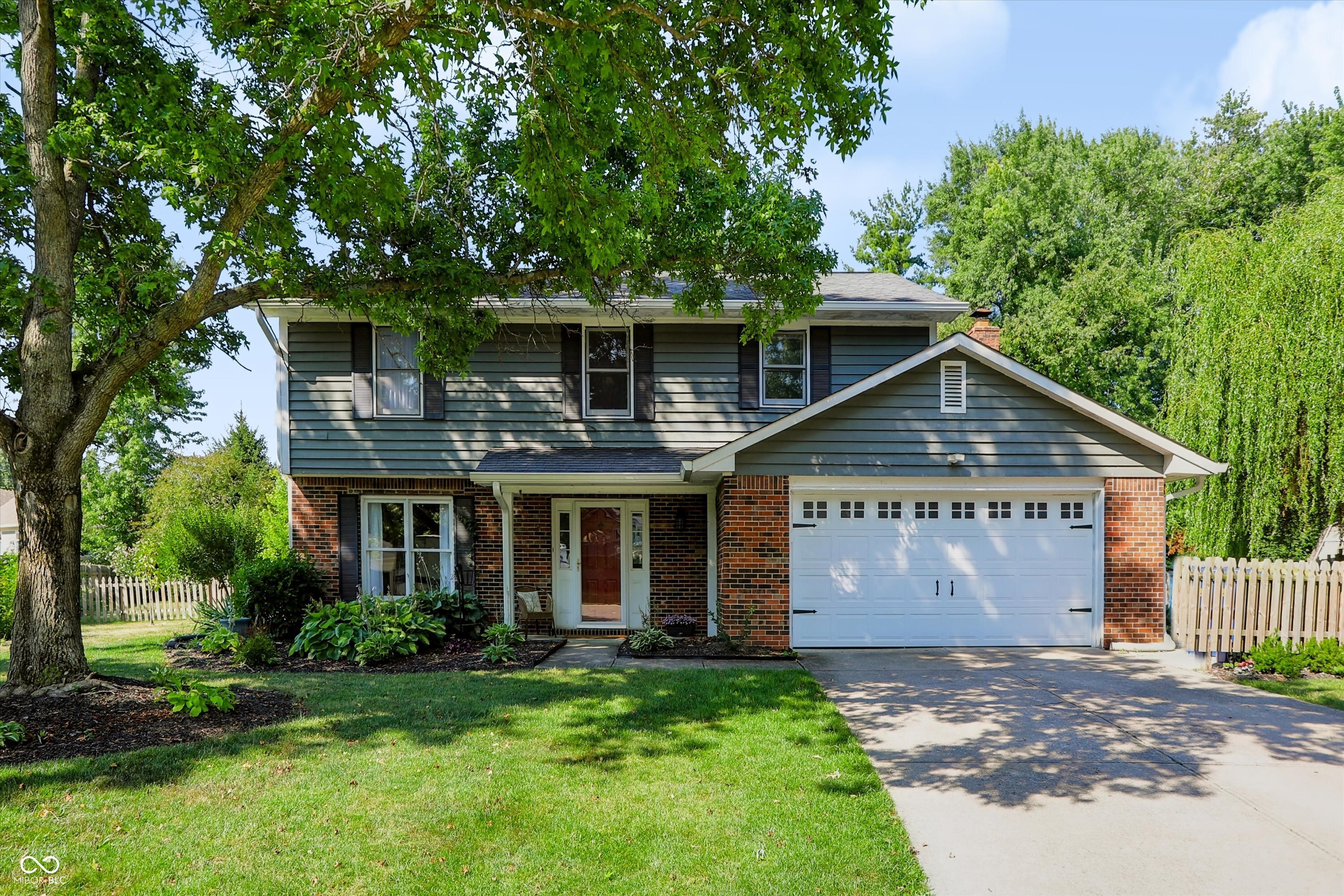 1st image of 60 Waterford Ct, Zionsville, IN 46077 | MLS# 22116092