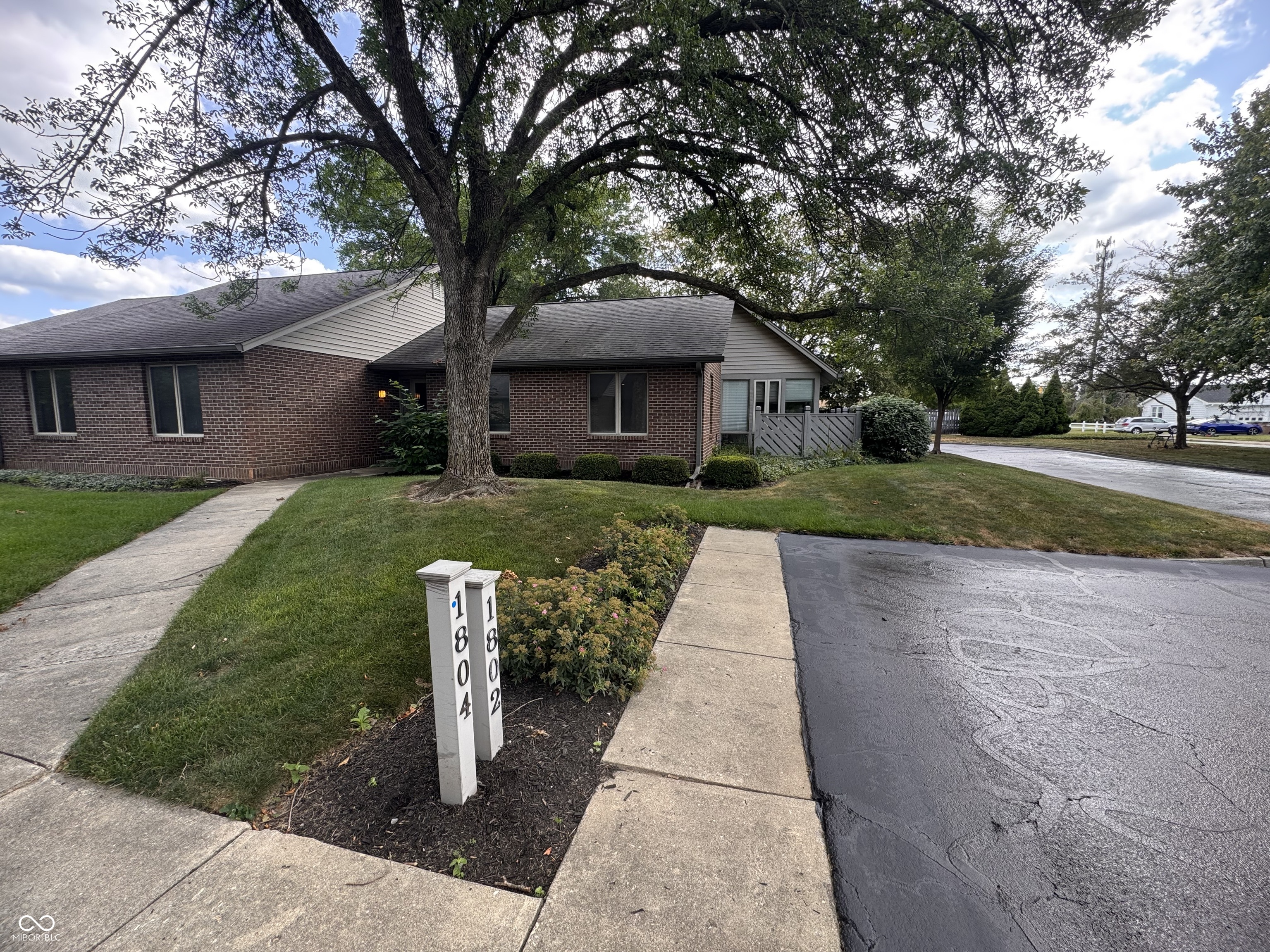 2nd image of 1802 27th St, Columbus, IN 47201 | MLS# 22116098