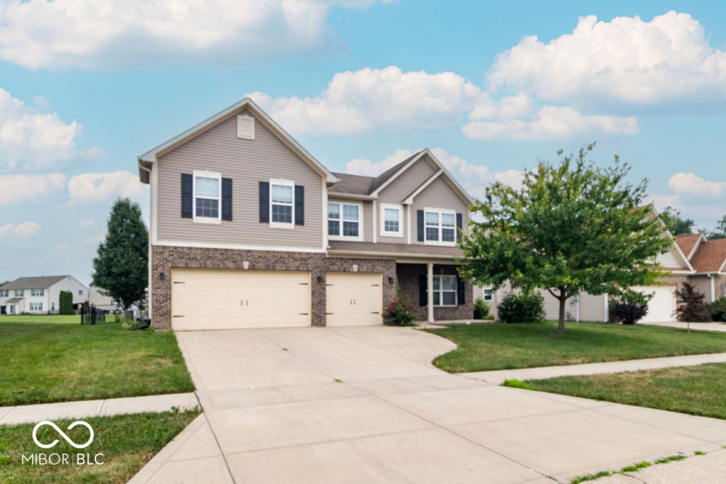 1st image of 1497 Windborne Ln, Greenwood, IN 46143 | MLS# 22116104