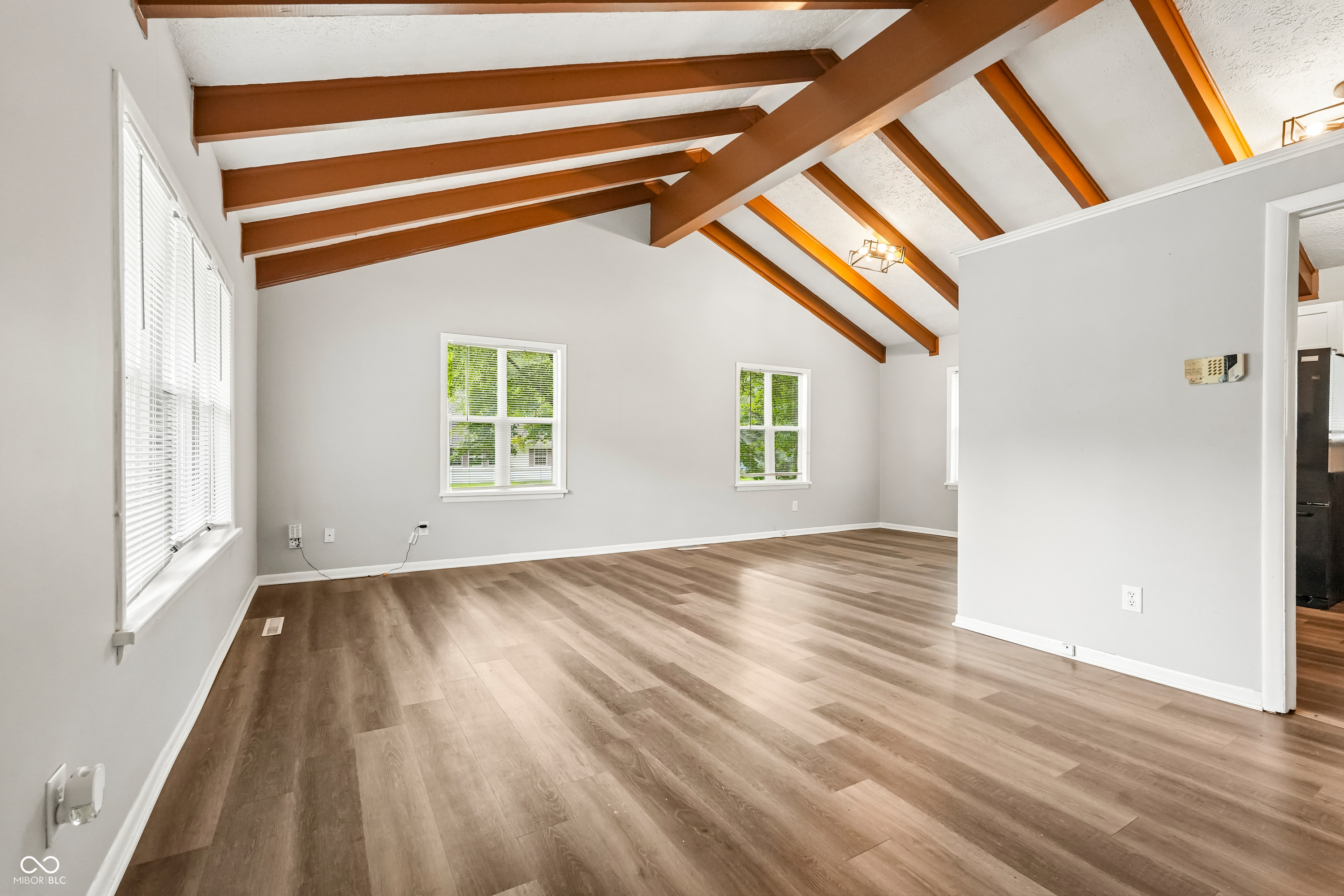4th image of 6147 E 40Th St, Indianapolis, IN 46226 | MLS# 22116325