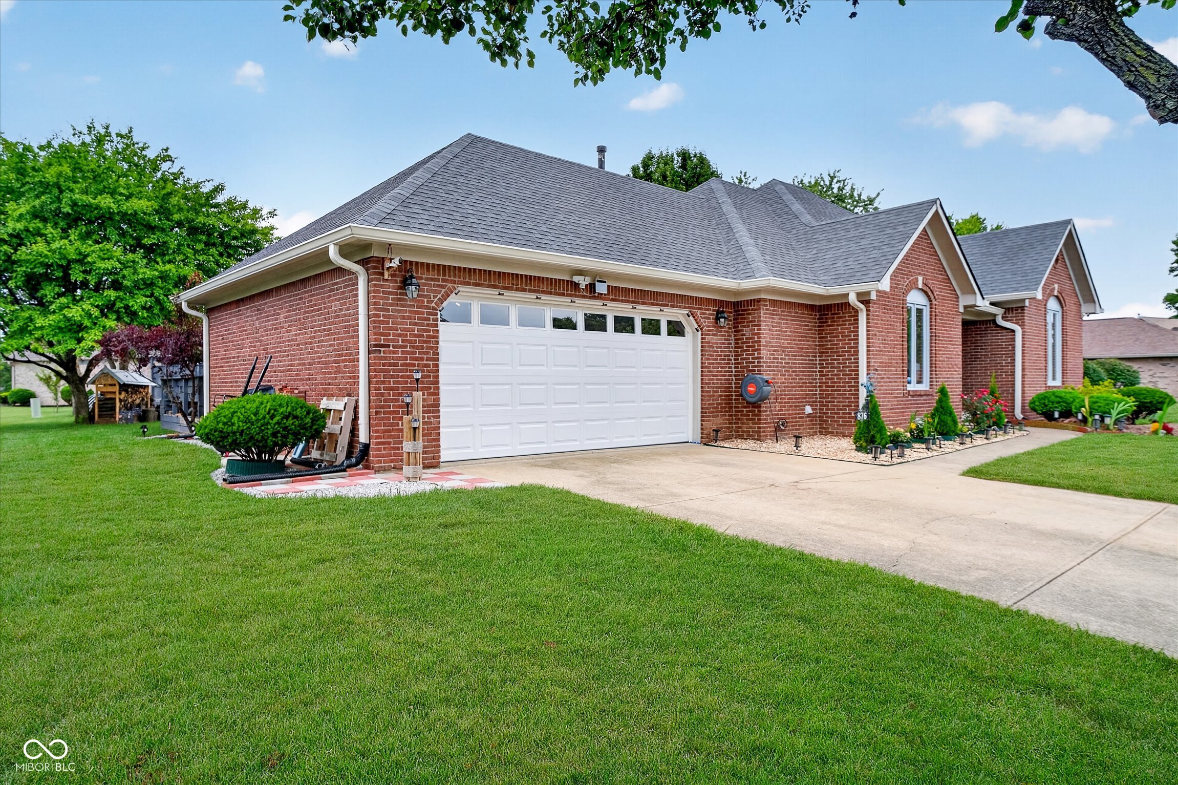2nd image of 876 Bayside, Greenwood, IN 46143 | MLS# 22116472