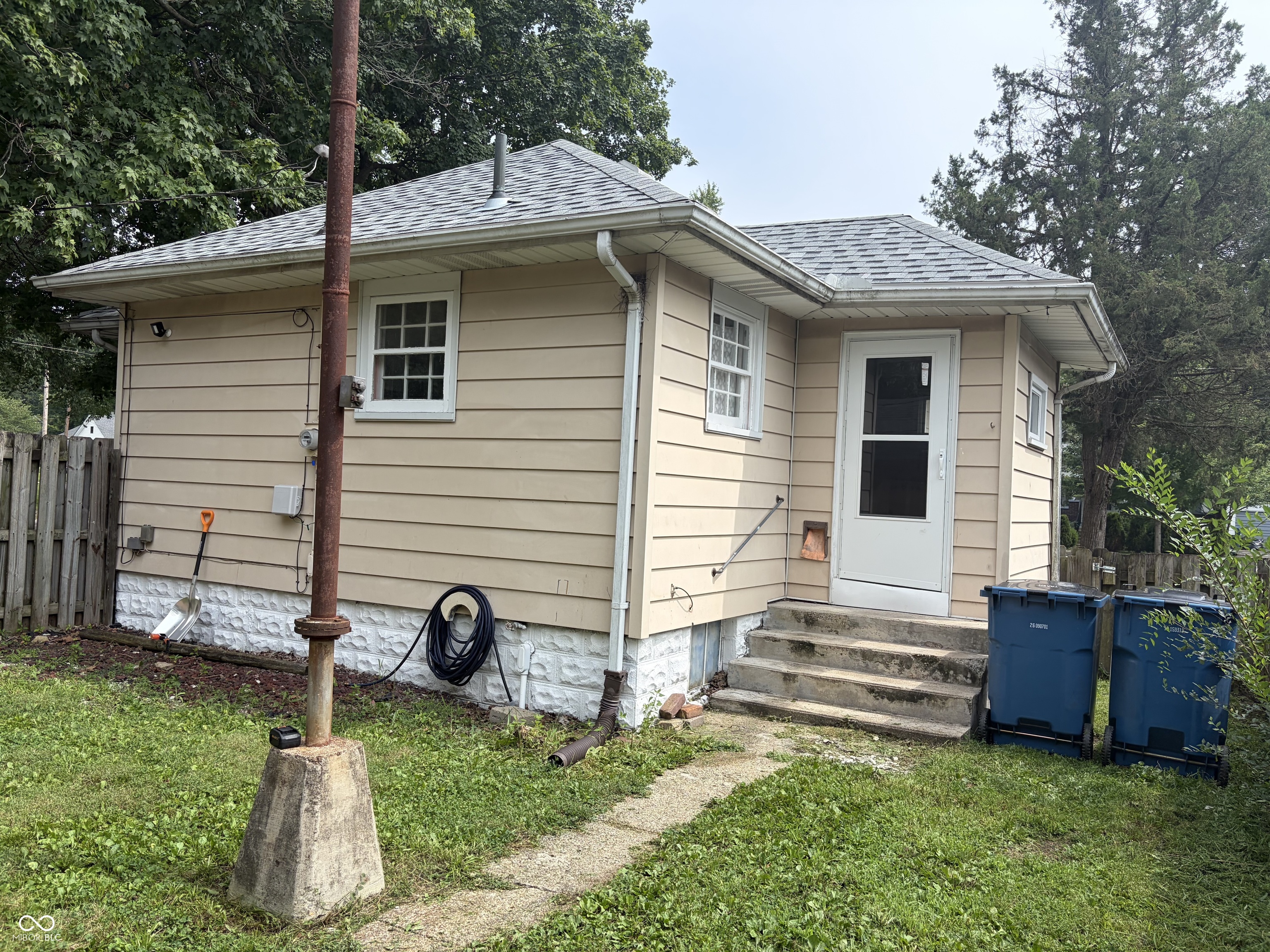 3rd image of 2016 Washington Ave, Terre Haute, IN 47803 | MLS# 22116545