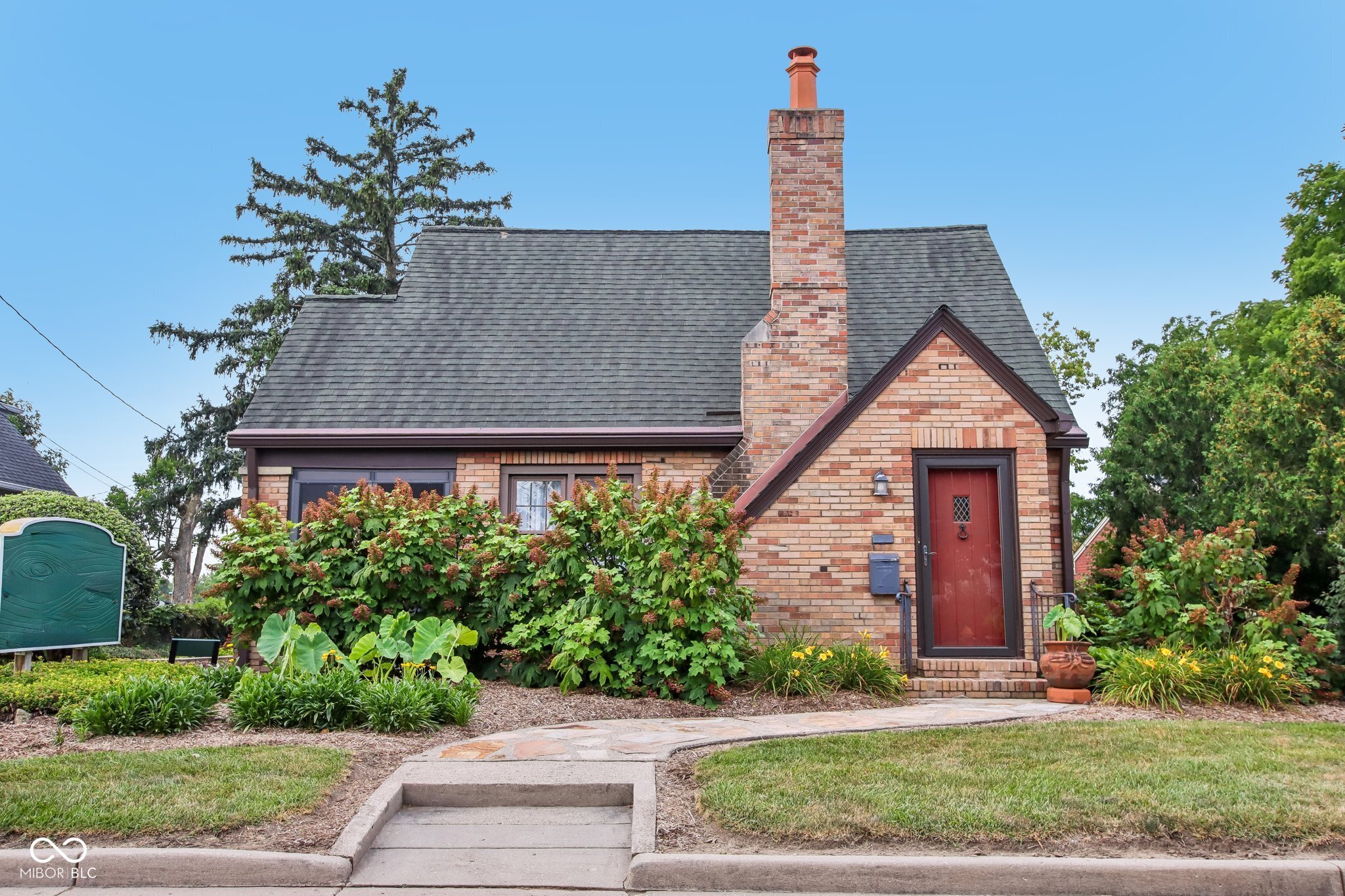 1st image of 399 W Main St, Greenwood, IN 46142 | MLS# 22116569