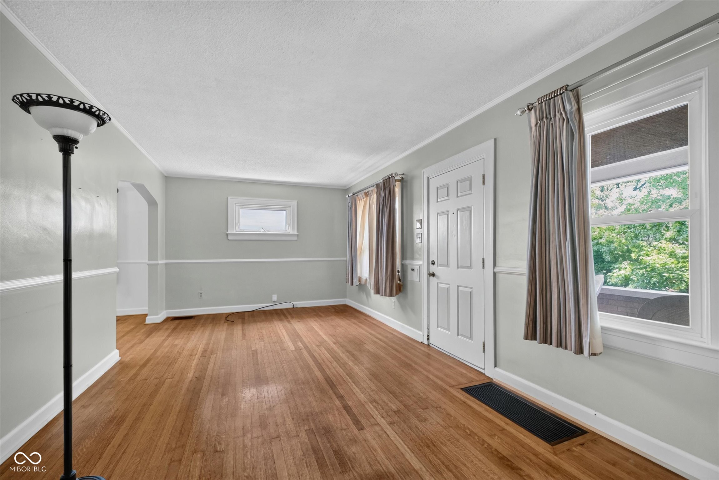 3rd image of 955 Lesley Ave, Indianapolis, IN 46219 | MLS# 22116574