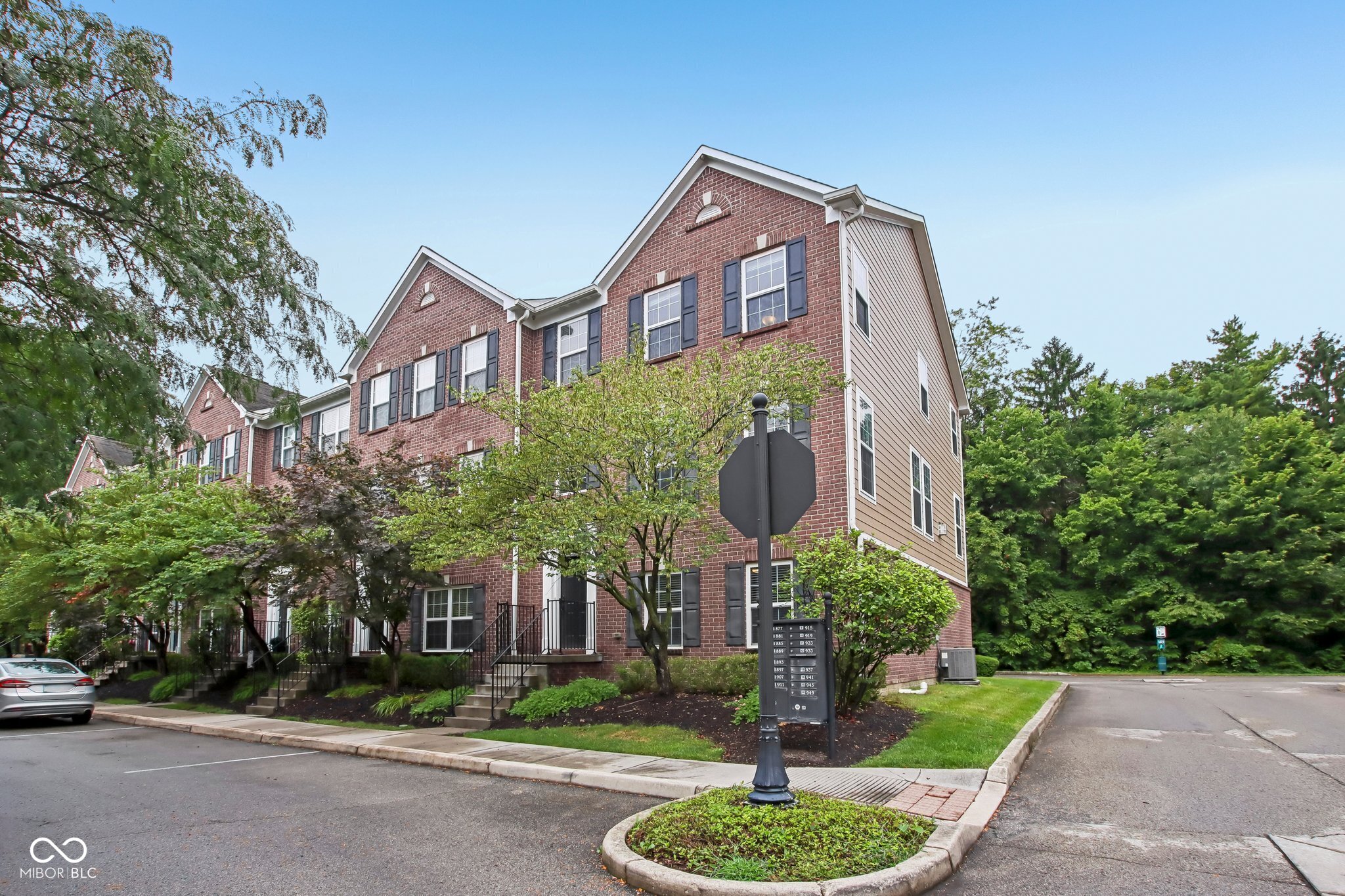 3rd image of 897 Rosalind Pl, Carmel, IN 46032 | MLS# 22116582