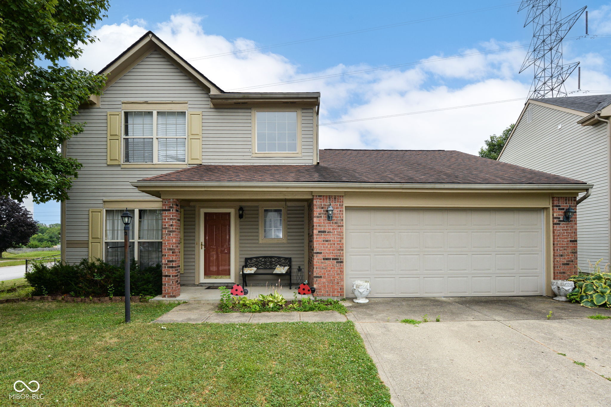 1st image of 7901 Oakdale Ln, Indianapolis, IN 46214 | MLS# 22116698