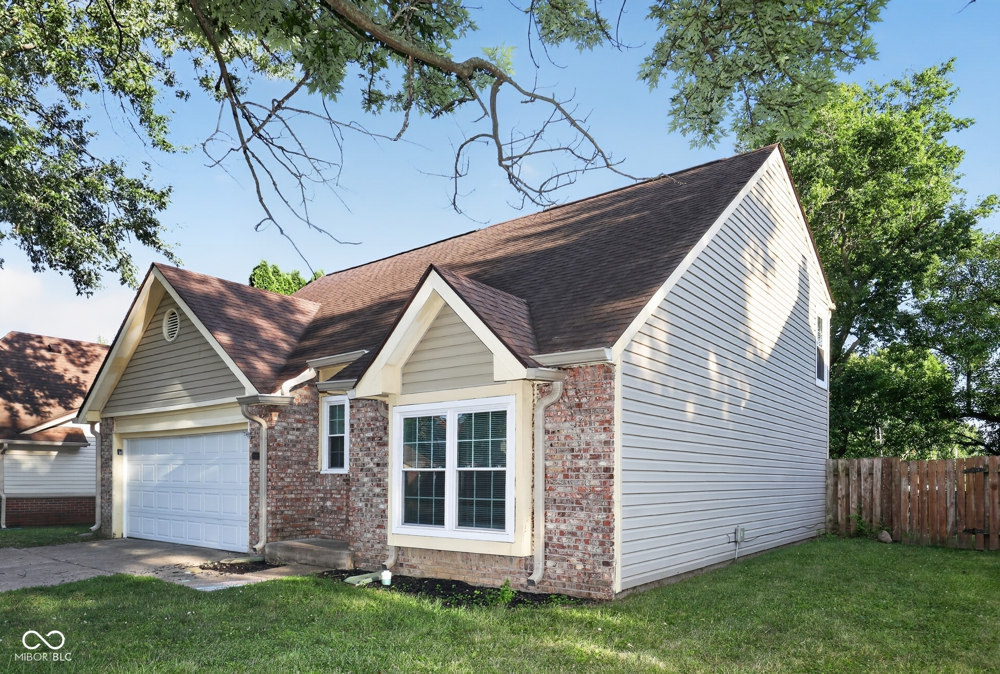 2nd image of 10165 Park Stream Dr, Indianapolis, IN 46229 | MLS# 22116960