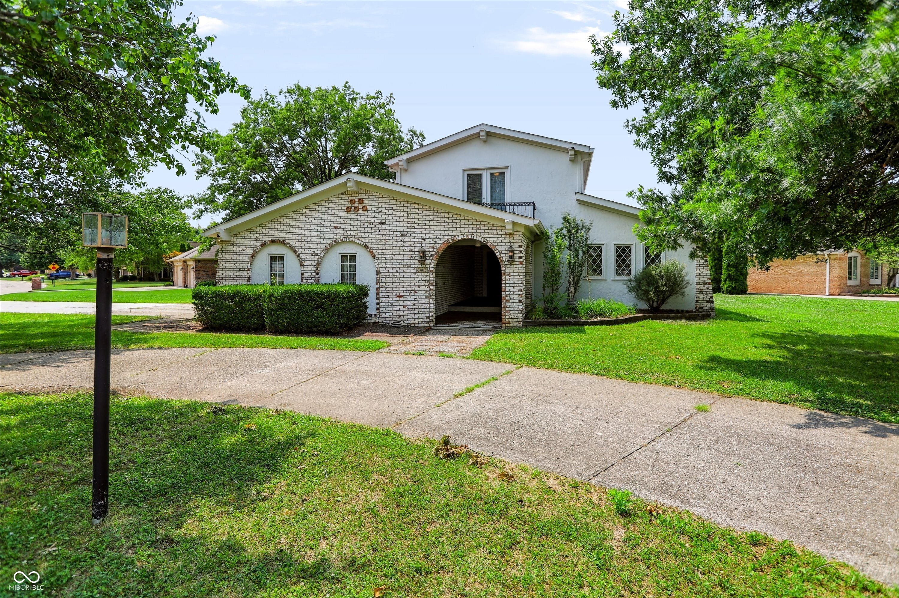 3rd image of 8402 Gallant Fox Dr, Indianapolis, IN 46217 | MLS# 22116977