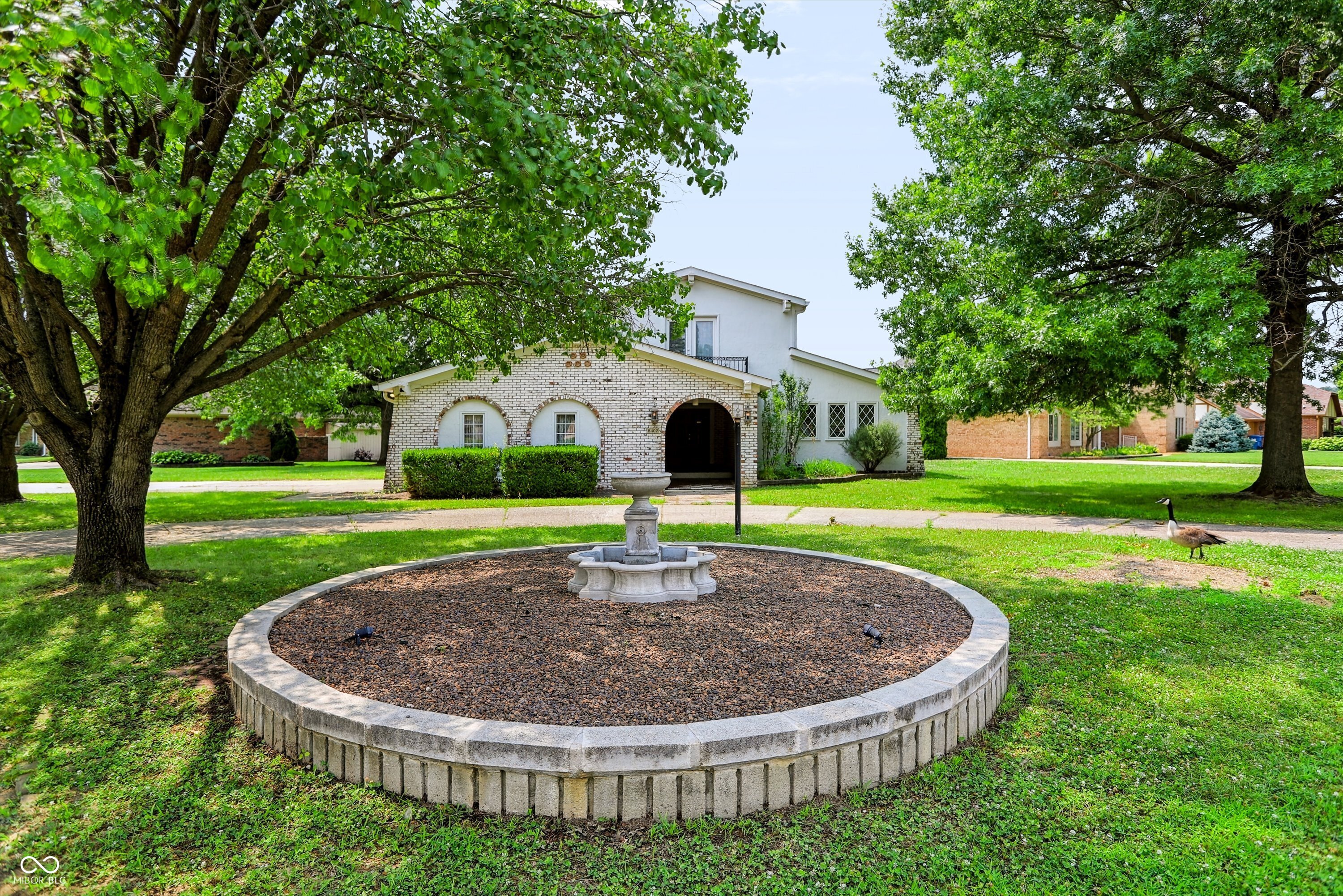 2nd image of 8402 Gallant Fox Dr, Indianapolis, IN 46217 | MLS# 22116977