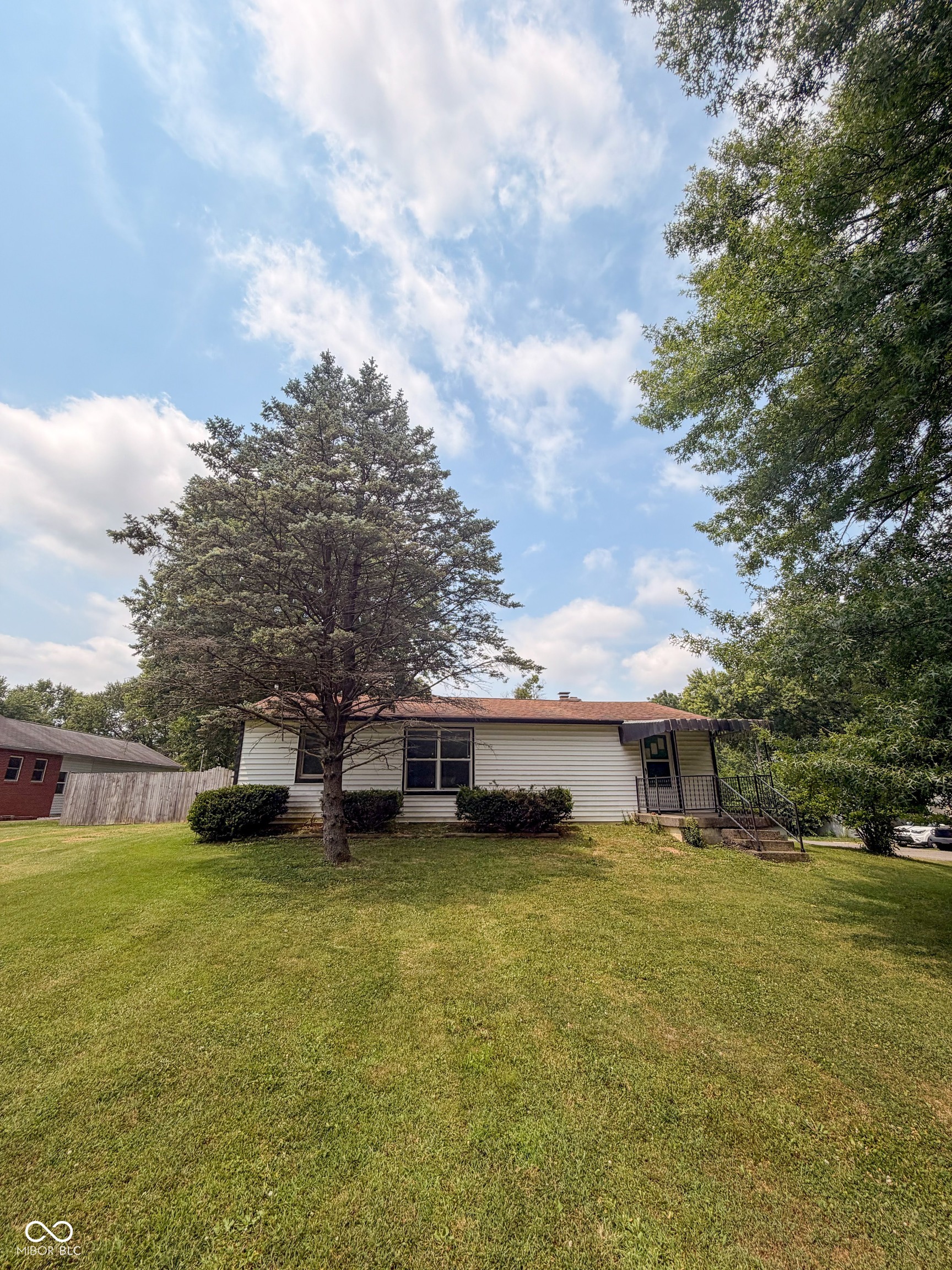 4th image of 5002 Manker St, Indianapolis, IN 46227 | MLS# 22116997