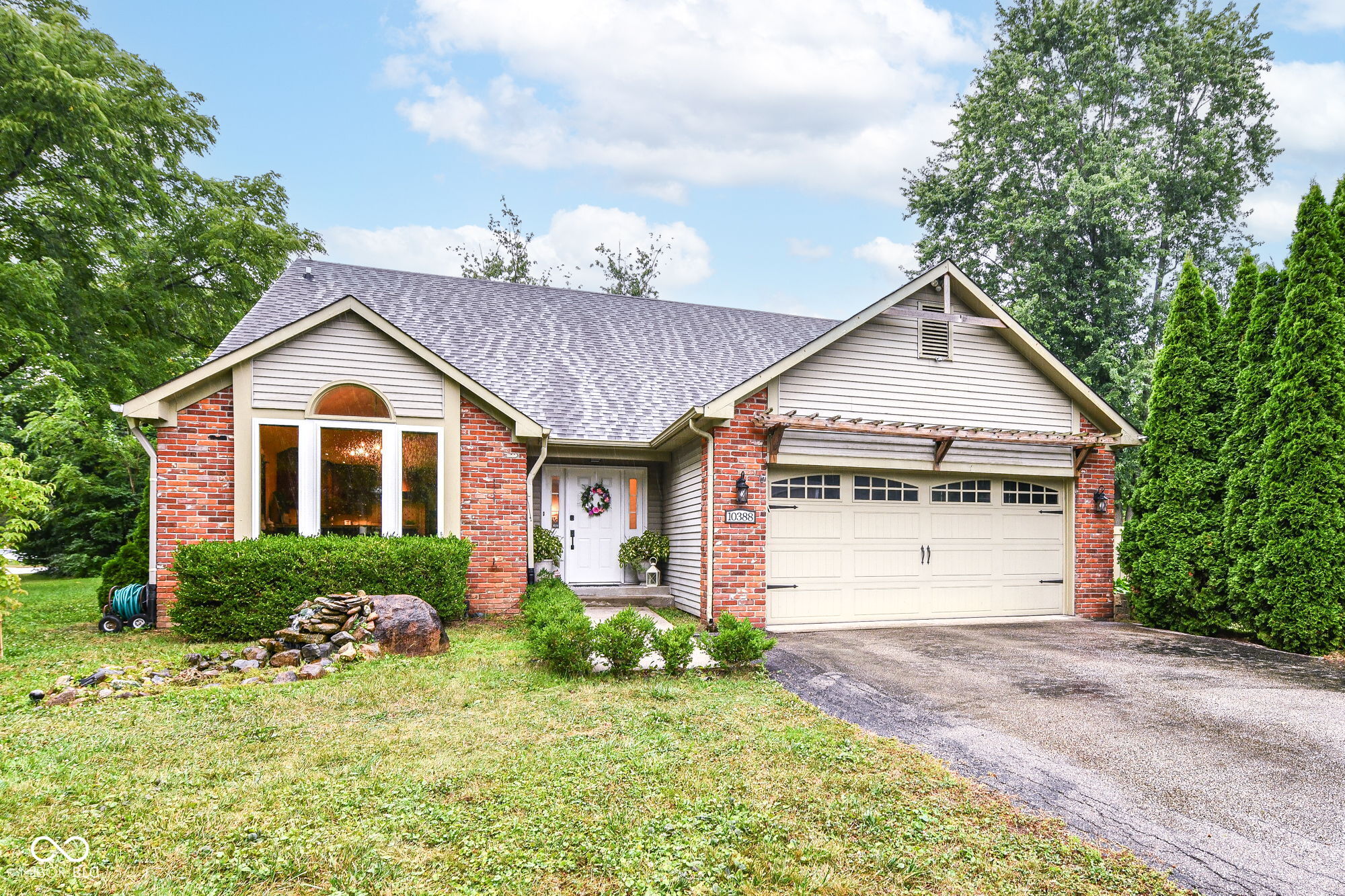 2nd image of 10388 Connaught Dr, Carmel, IN 46032 | MLS# 22117088