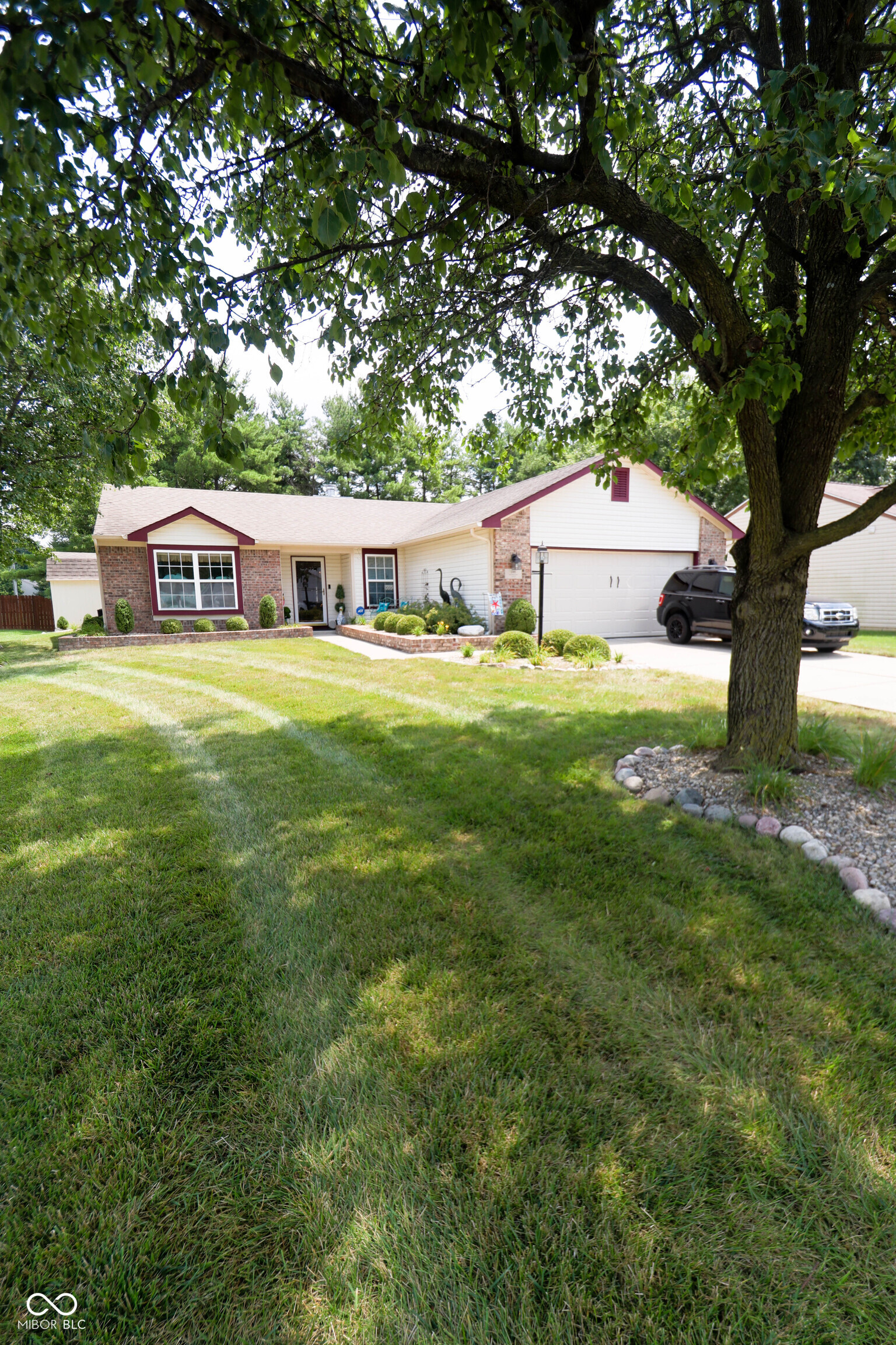 3rd image of 2307 Whitecliff Dr, Indianapolis, IN 46234 | MLS# 22117180