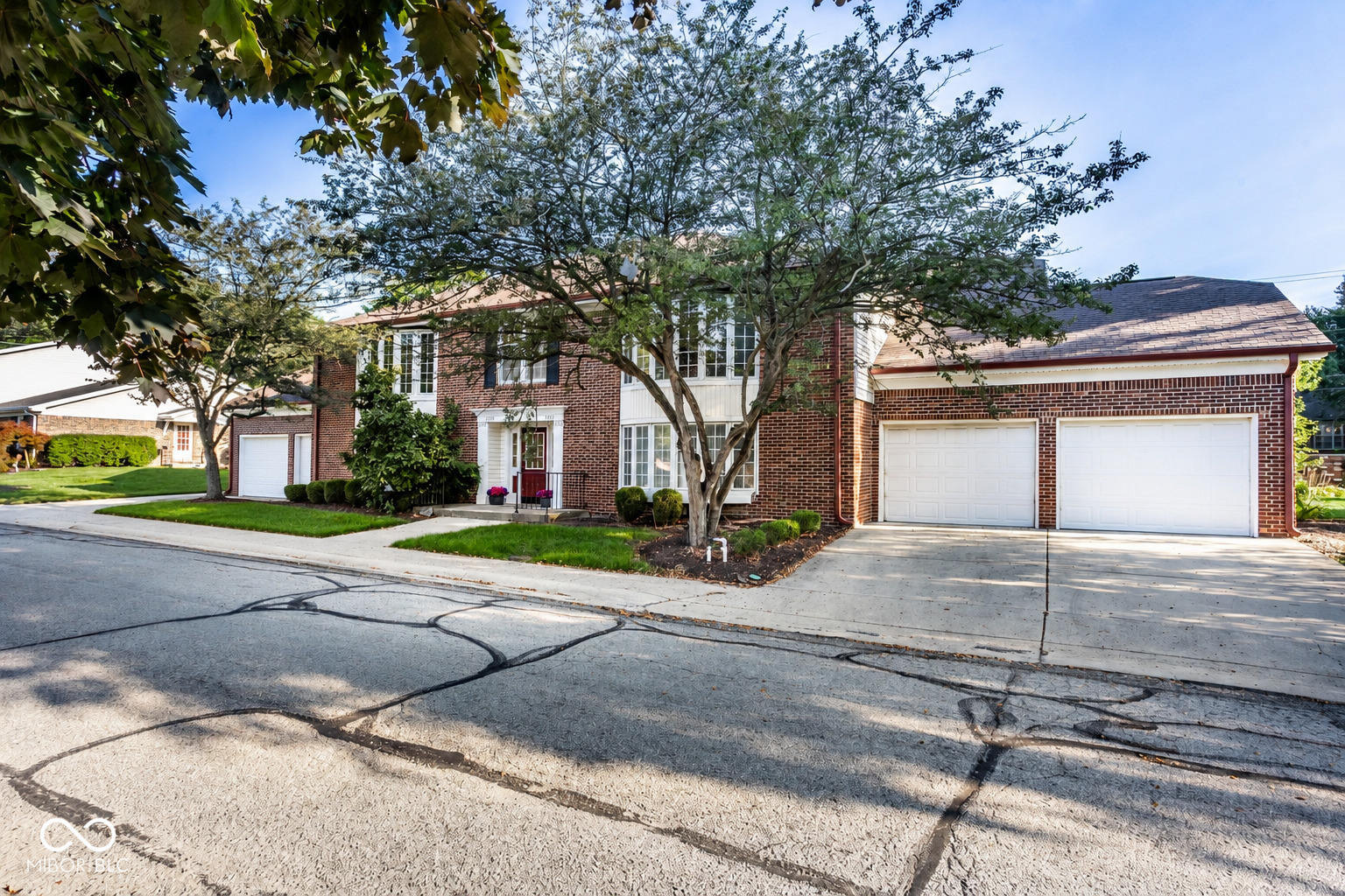 2nd image of 1316 Kings Cove Ct, Indianapolis, IN 46260 | MLS# 22117206