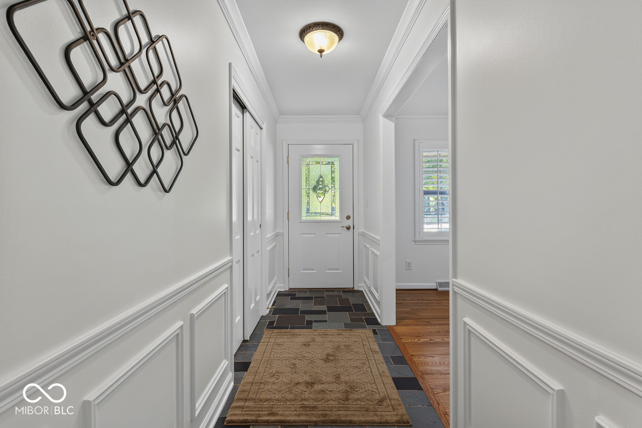 5th image of 7856 Creekview Cir, Indianapolis, IN 46250 | MLS# 22117250