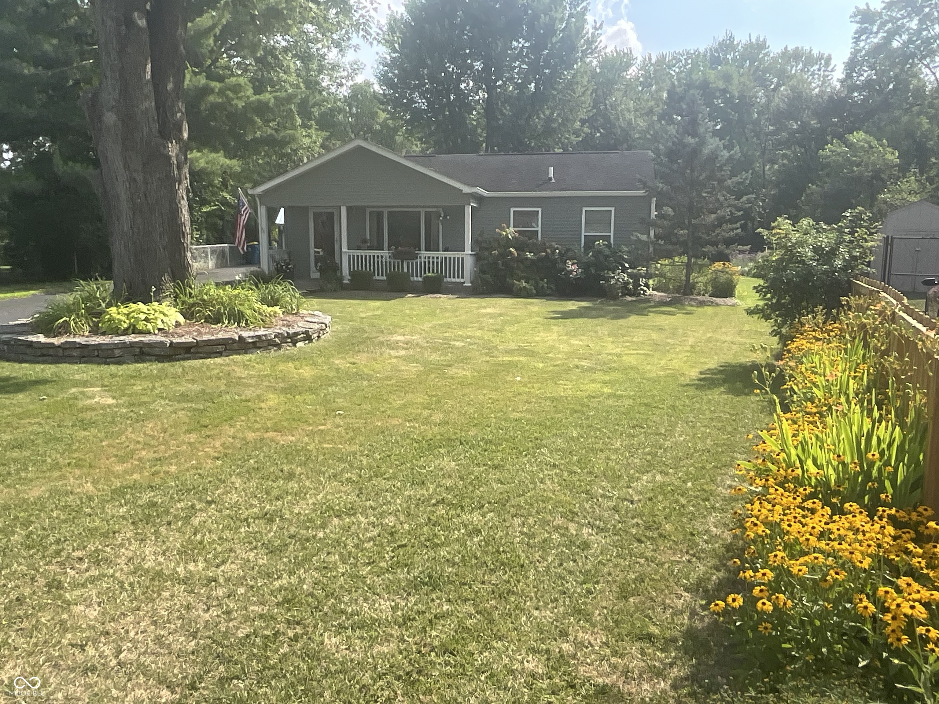 2nd image of 525 Arthur Dr, Carmel, IN 46280 | MLS# 22117251