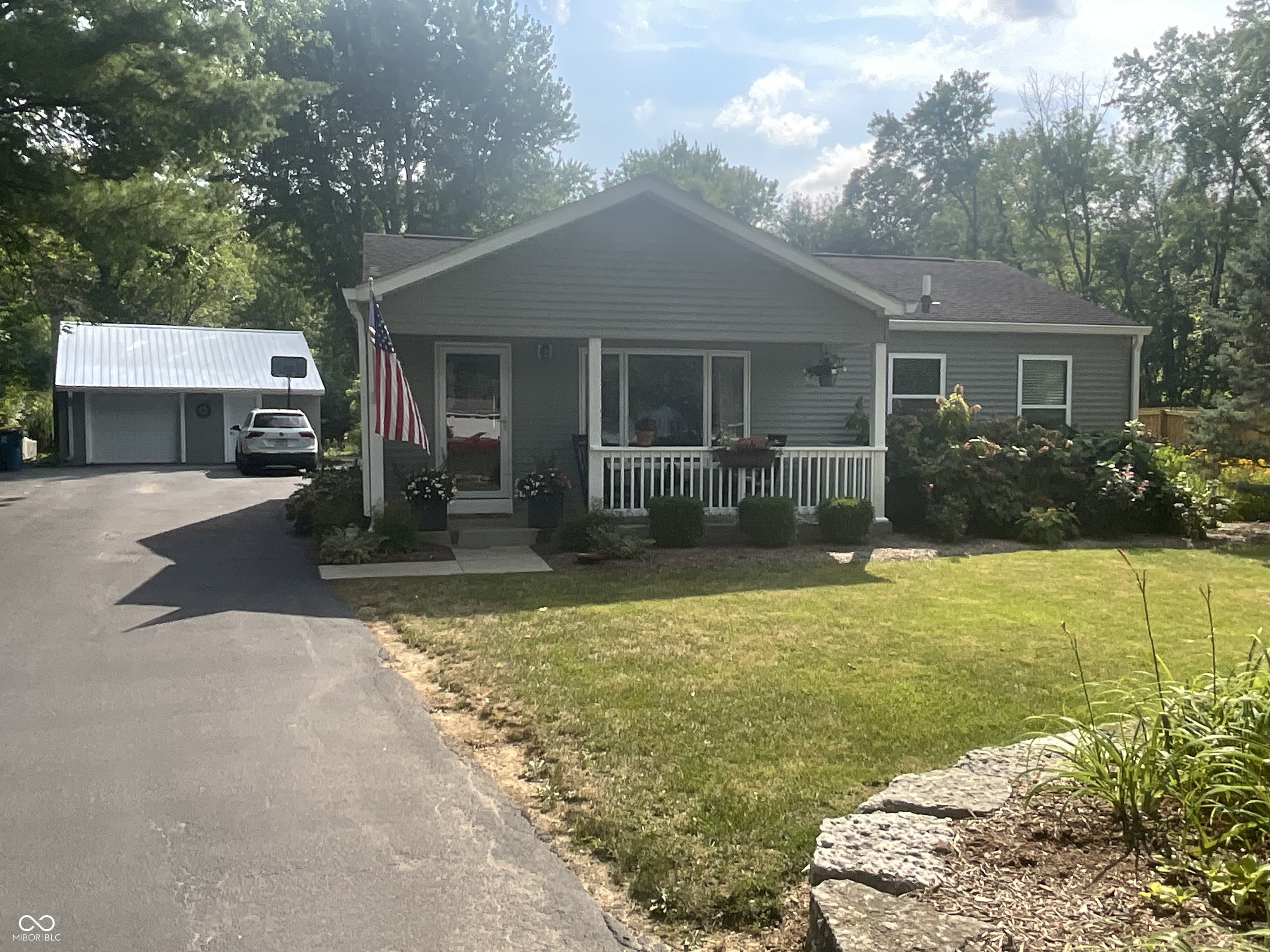 1st image of 525 Arthur Dr, Carmel, IN 46280 | MLS# 22117251