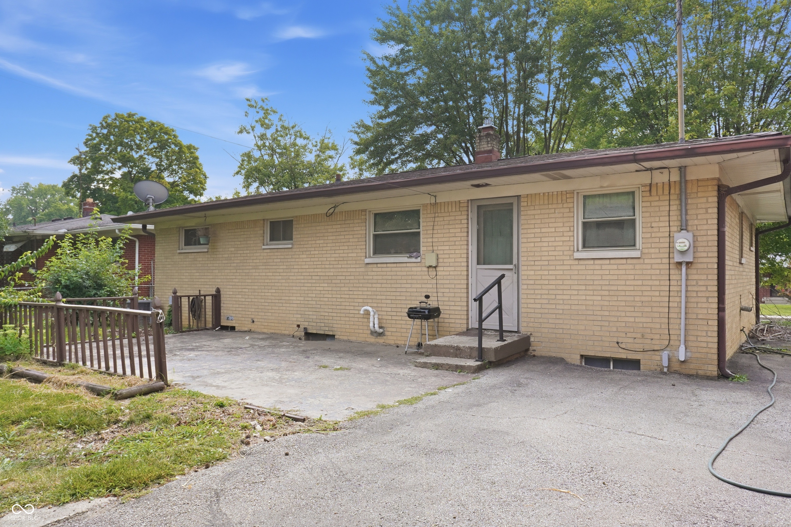 3rd image of 4333 Shady Ln, Indianapolis, IN 46226 | MLS# 22117288
