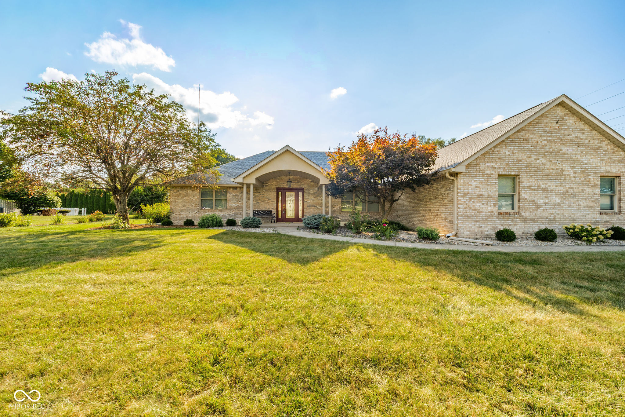 1st image of 807 Spring Valley Dr, Anderson, IN 46011 | MLS# 22117291