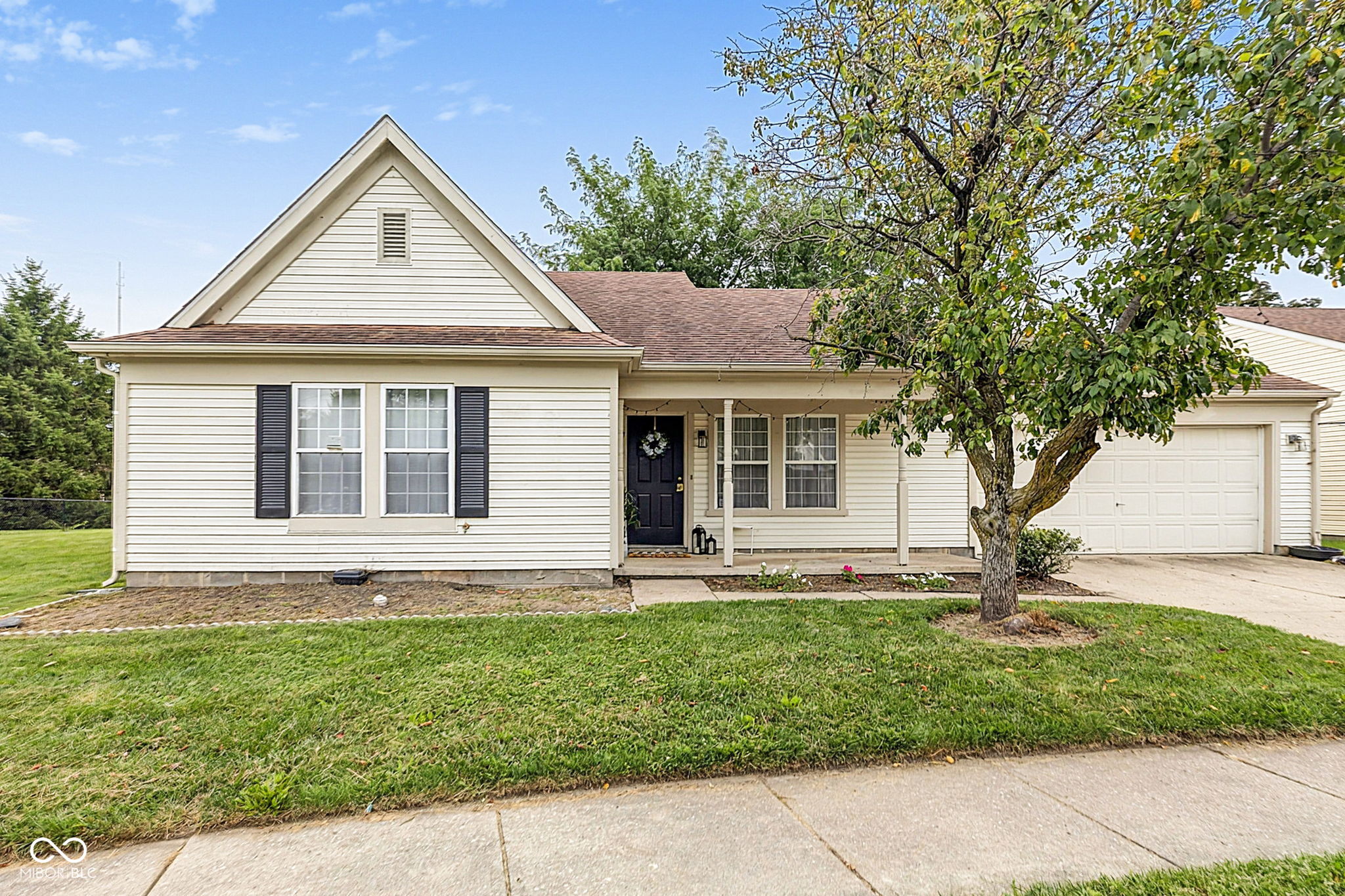 1st image of 9883 Traditions Ln, Noblesville, IN 46060 | MLS# 22117292
