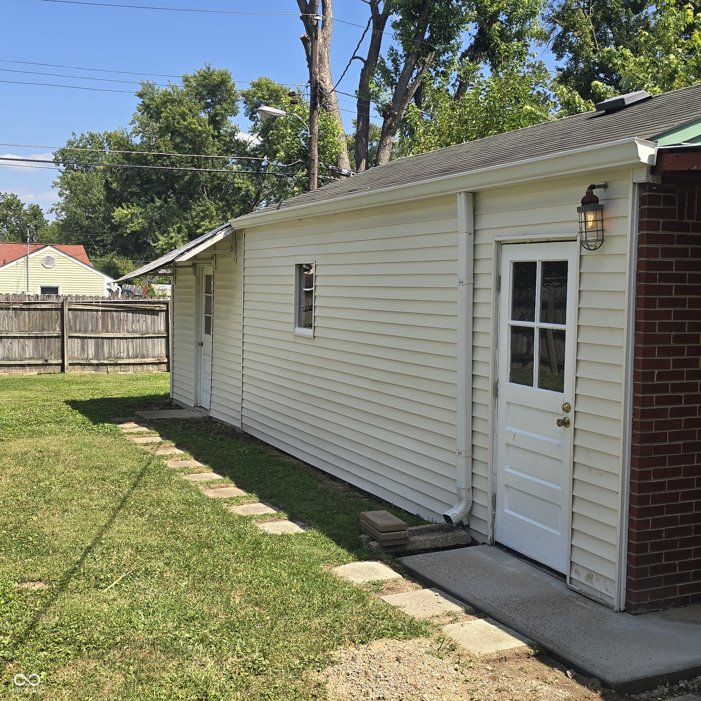 3rd image of 377 S Sheridan Ave, Indianapolis, IN 46219 | MLS# 22117419