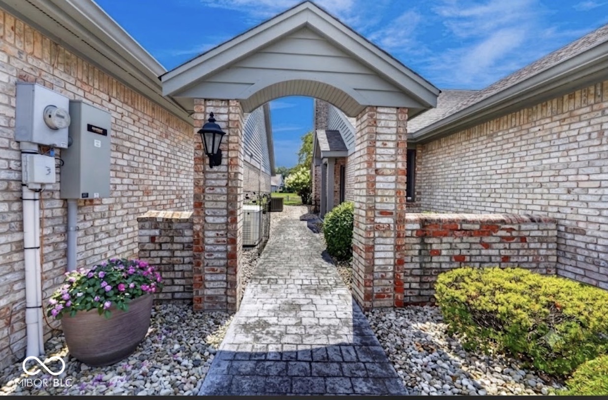 2nd image of 2331 Sagamore Dr, Anderson, IN 46011 | MLS# 22117516