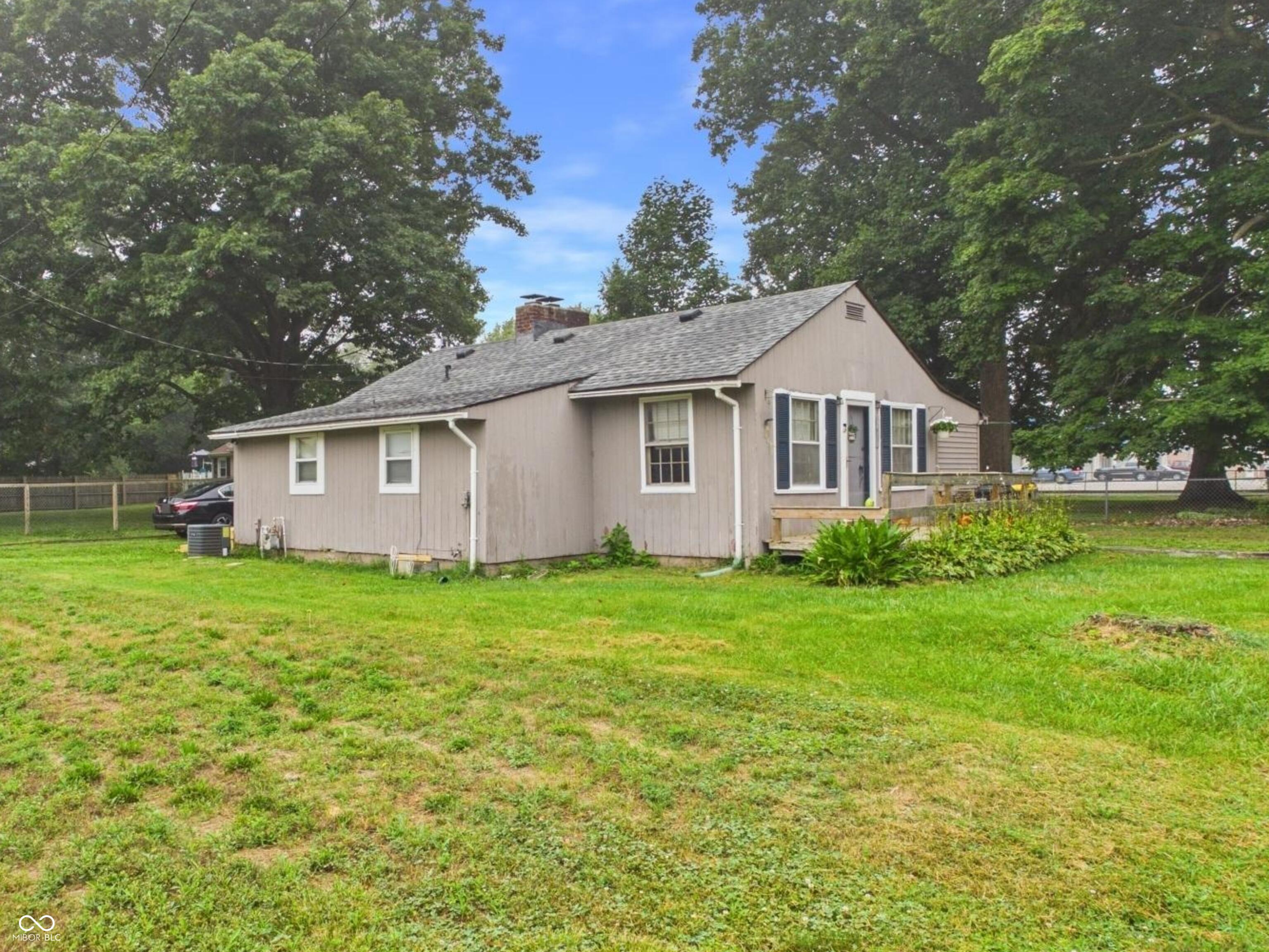 1st image of 2611 E 10th St, Anderson, IN 46012 | MLS# 22117581