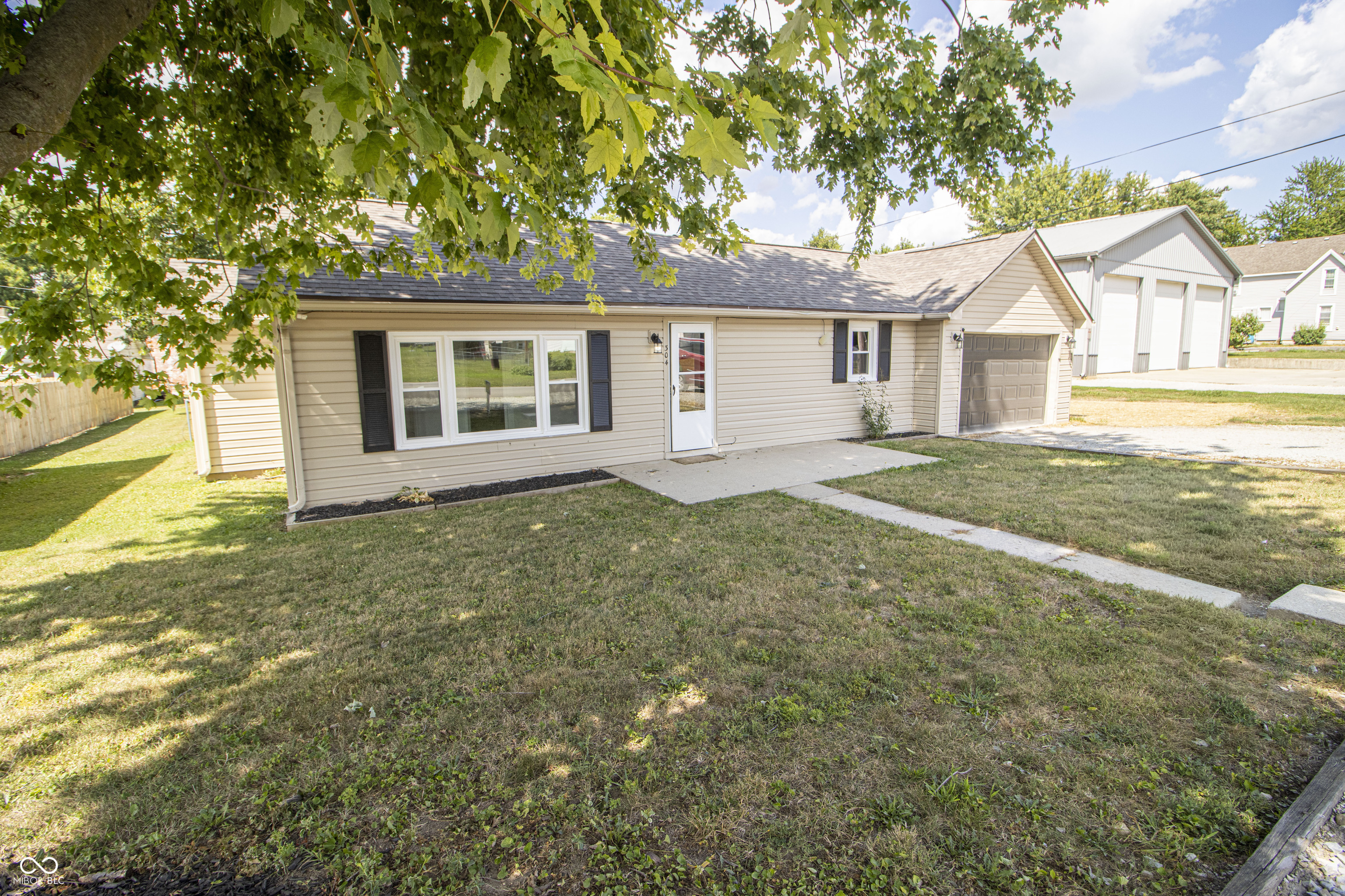 3rd image of 304 Maple St, Frankton, IN 46044 | MLS# 22117640
